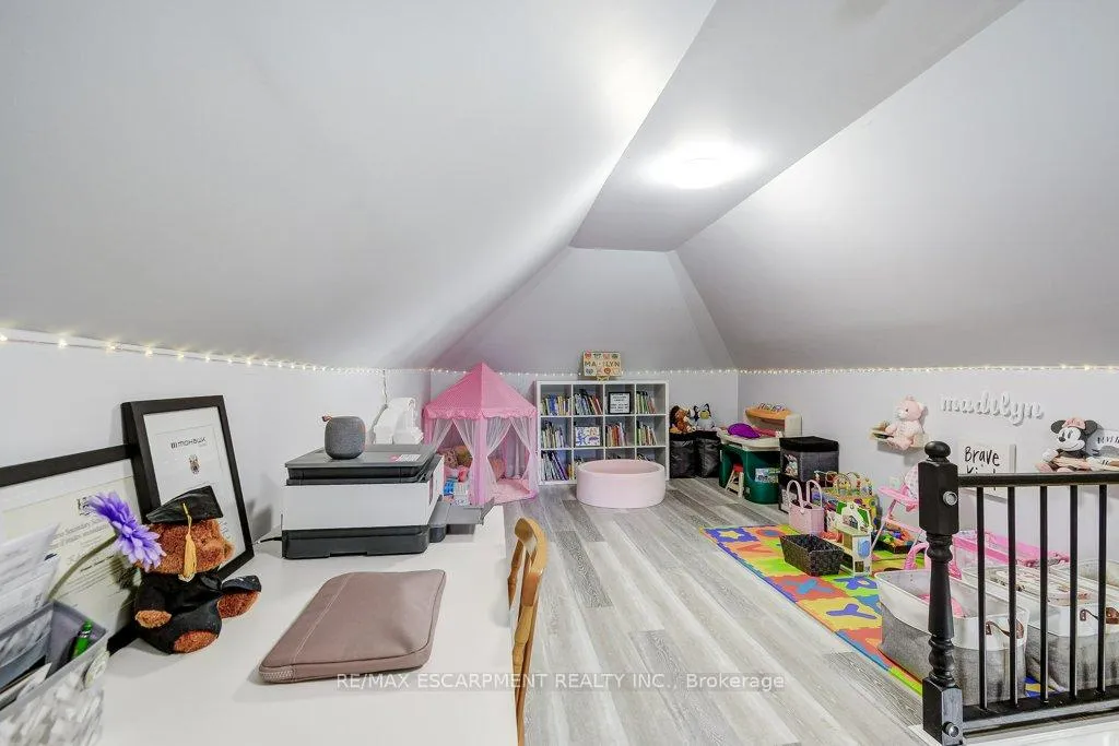 Photo 28 of 30 East 15TH Street, Hamilton, Inch Park — HOMEH