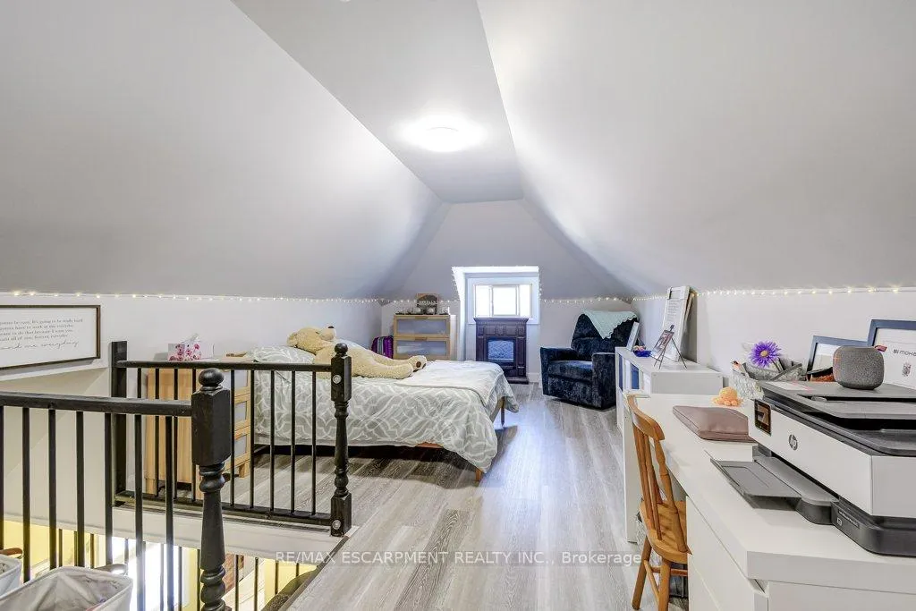 Photo 29 of 30 East 15TH Street, Hamilton, Inch Park — HOMEH