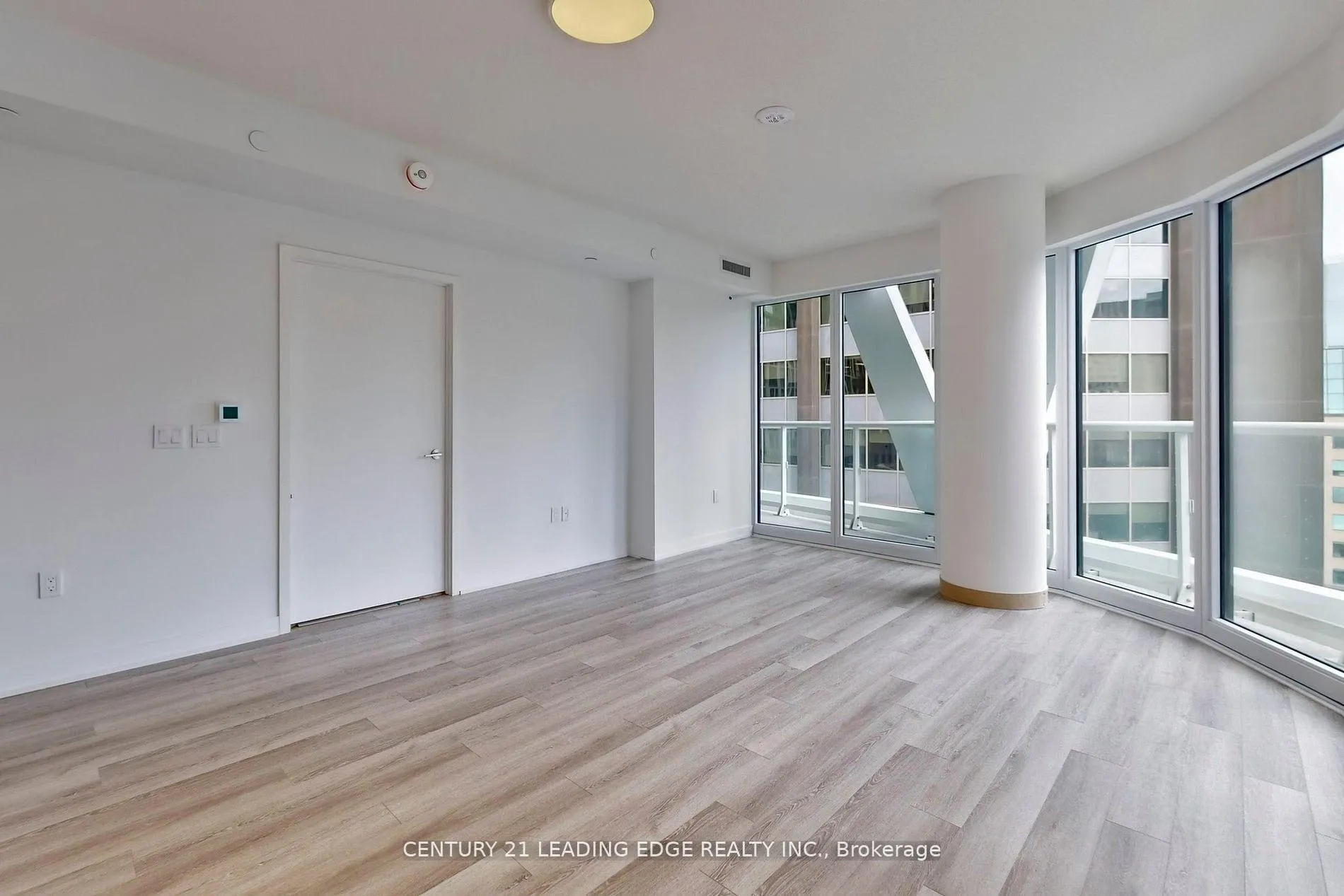 Photo 5 of Unit 726, 230 Simcoe Street, Toronto, Kensington-Chinatown — HOMEH
