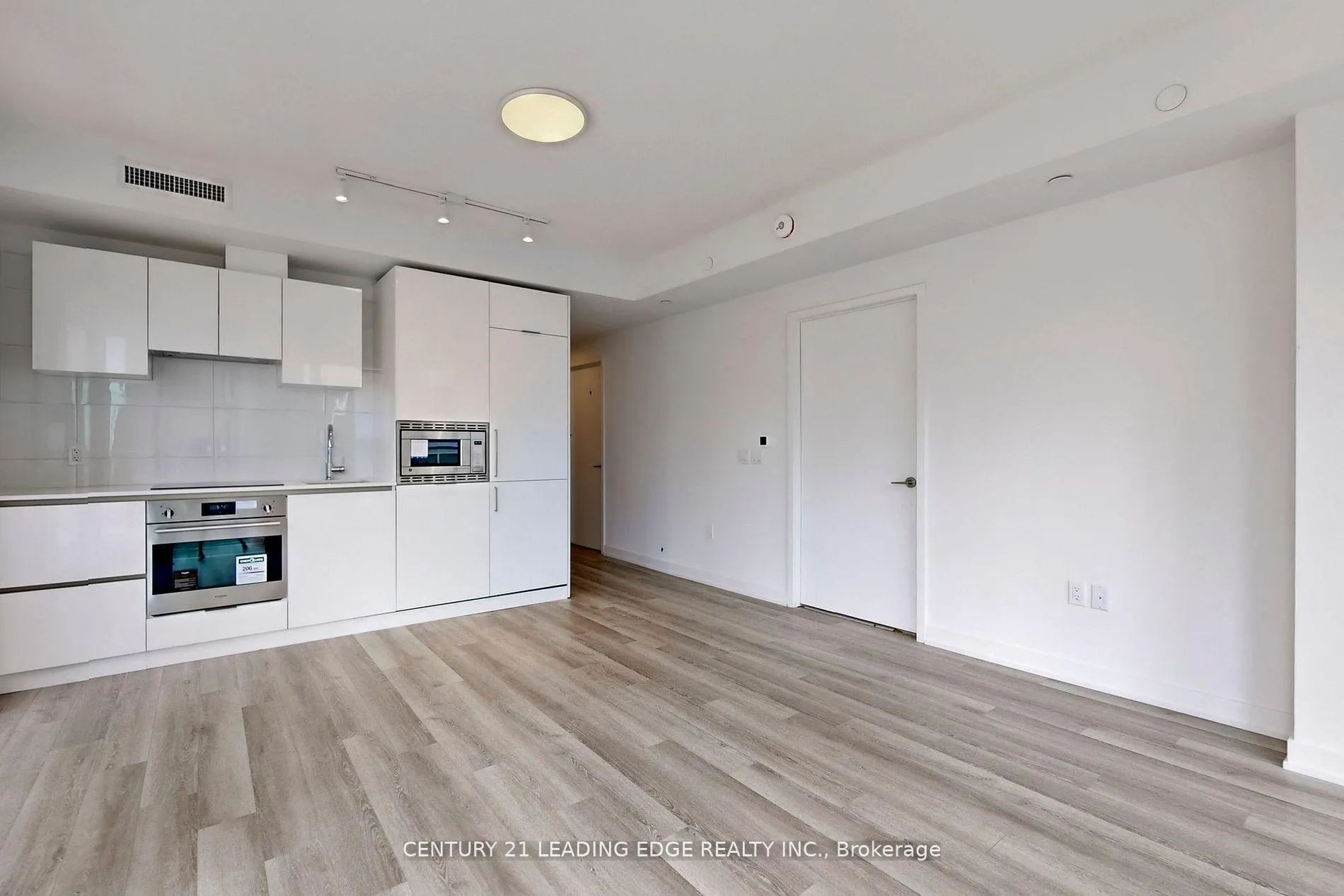 Photo 7 of Unit 726, 230 Simcoe Street, Toronto, Kensington-Chinatown — HOMEH
