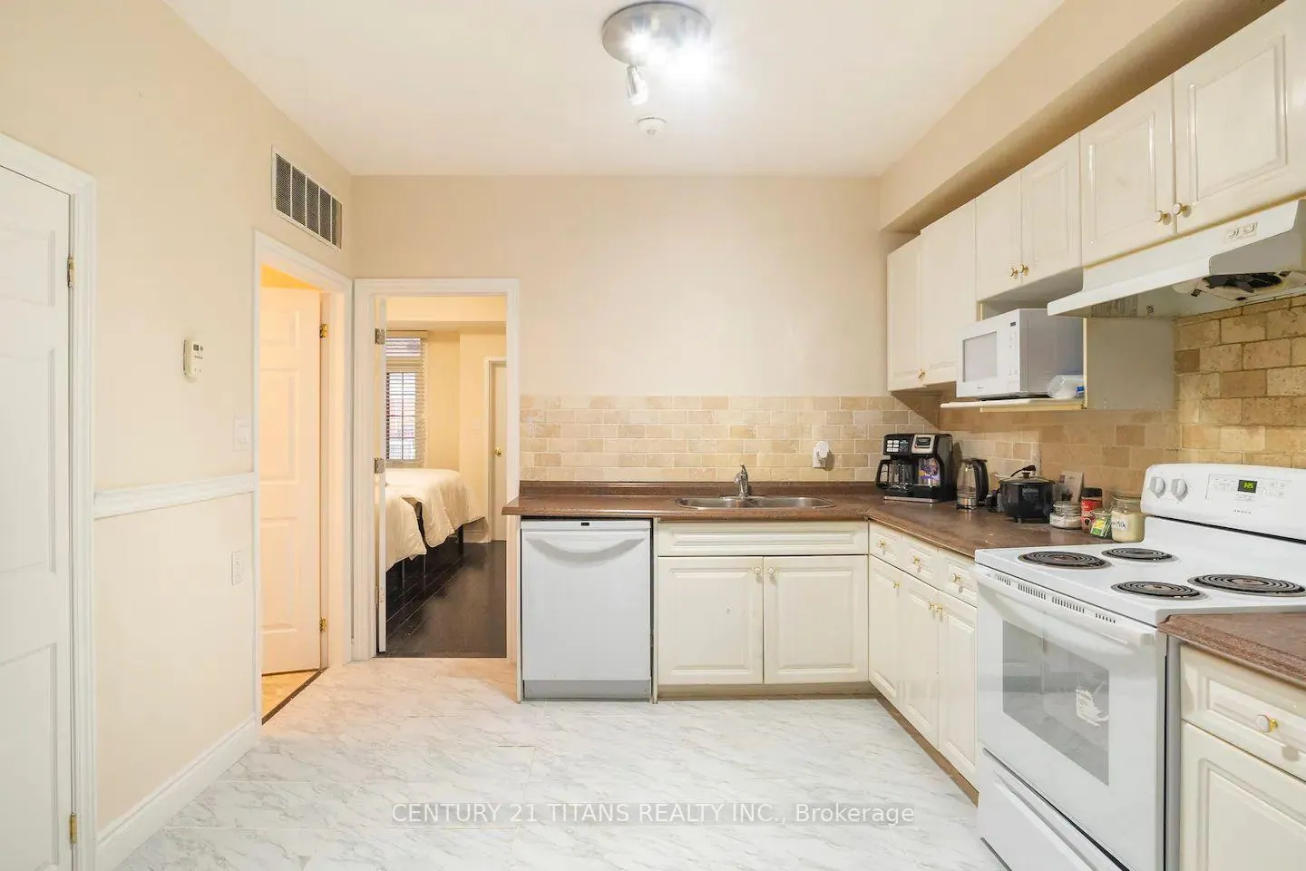 Photo 5 of Unit main, 2931 Bur Oak Avenue S, Markham, Cornell — HOMEH