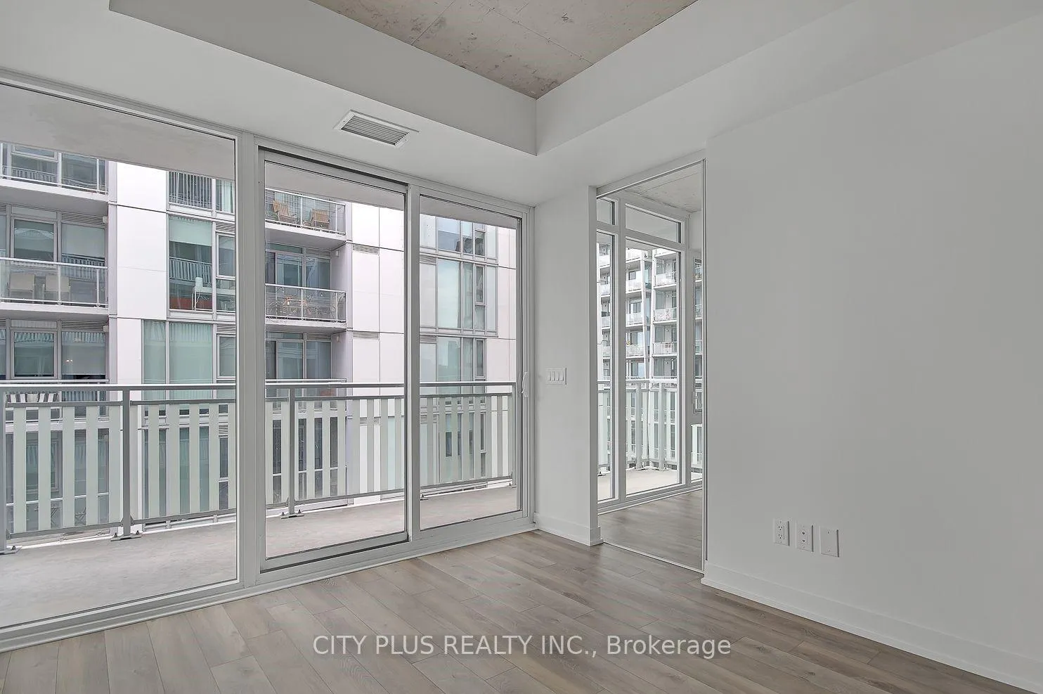 Photo 3 of Unit 1101, 45 Baseball Place S, Toronto, South Riverdale — HOMEH