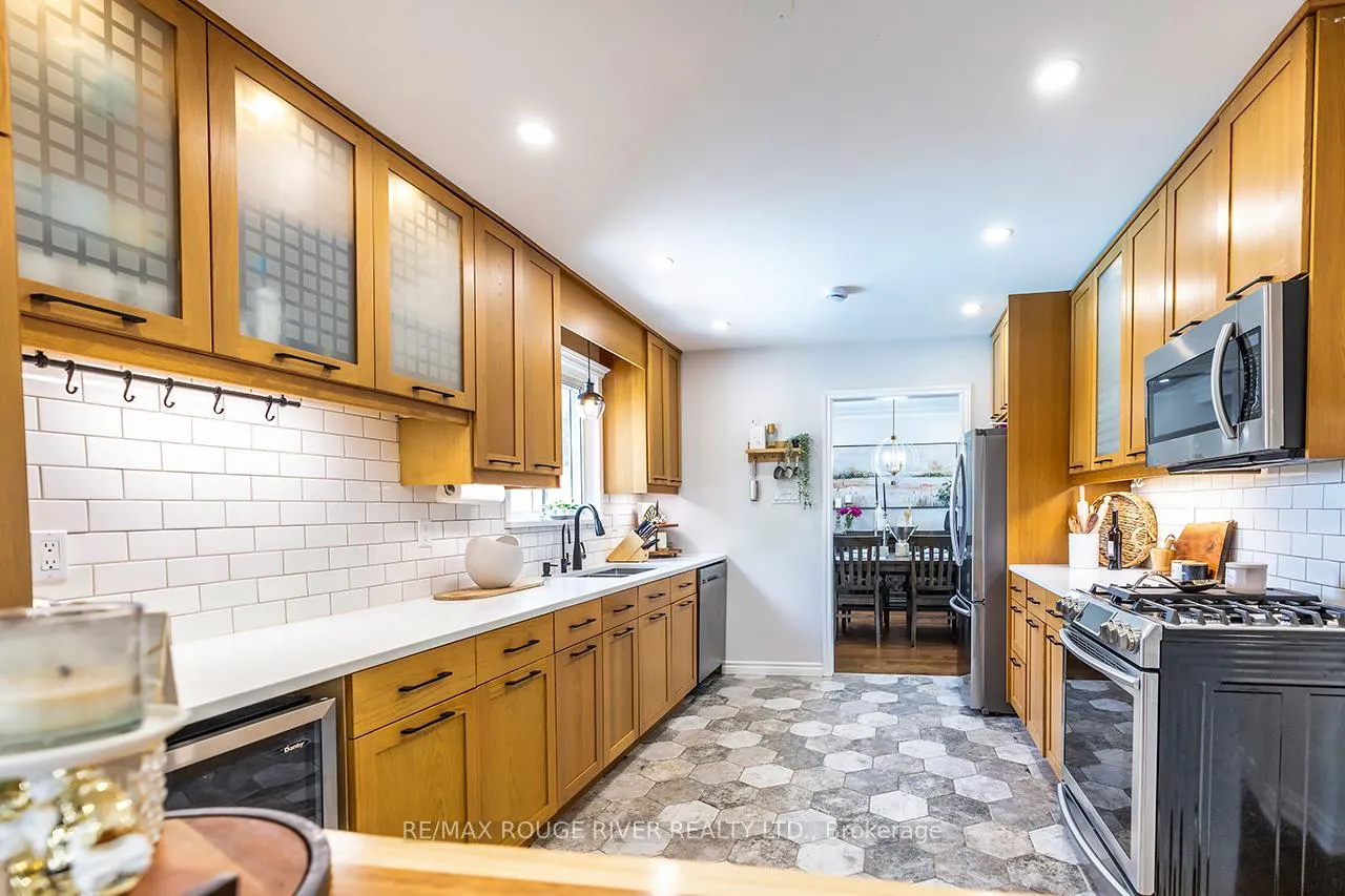 Photo 12 of 108 Roser Crescent, Clarington, Bowmanville — HOMEH