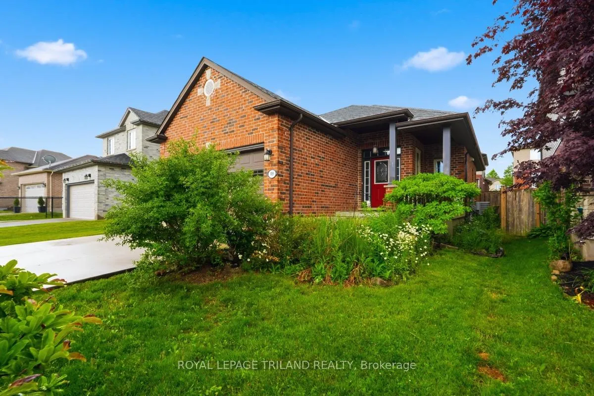 Front of 989 Roulston Crescent