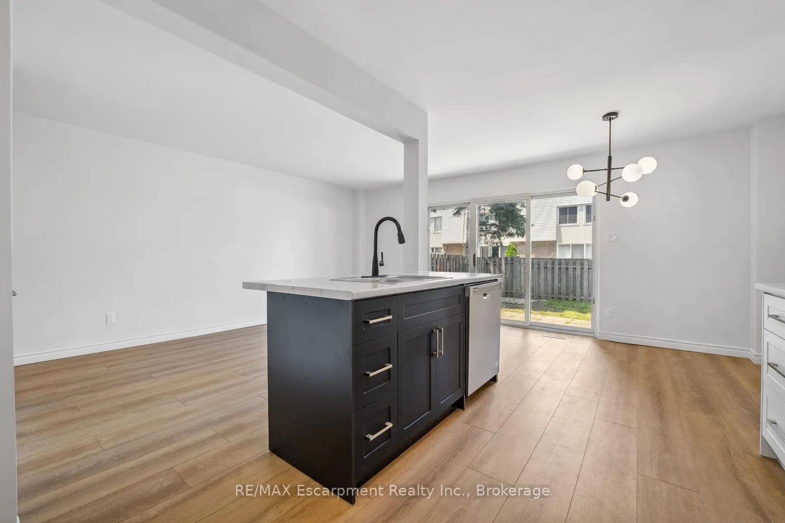 Photo 3 of Unit 178, 17 Old Pine Trail, St. Catharines, Carlton/Bunting — HOMEH