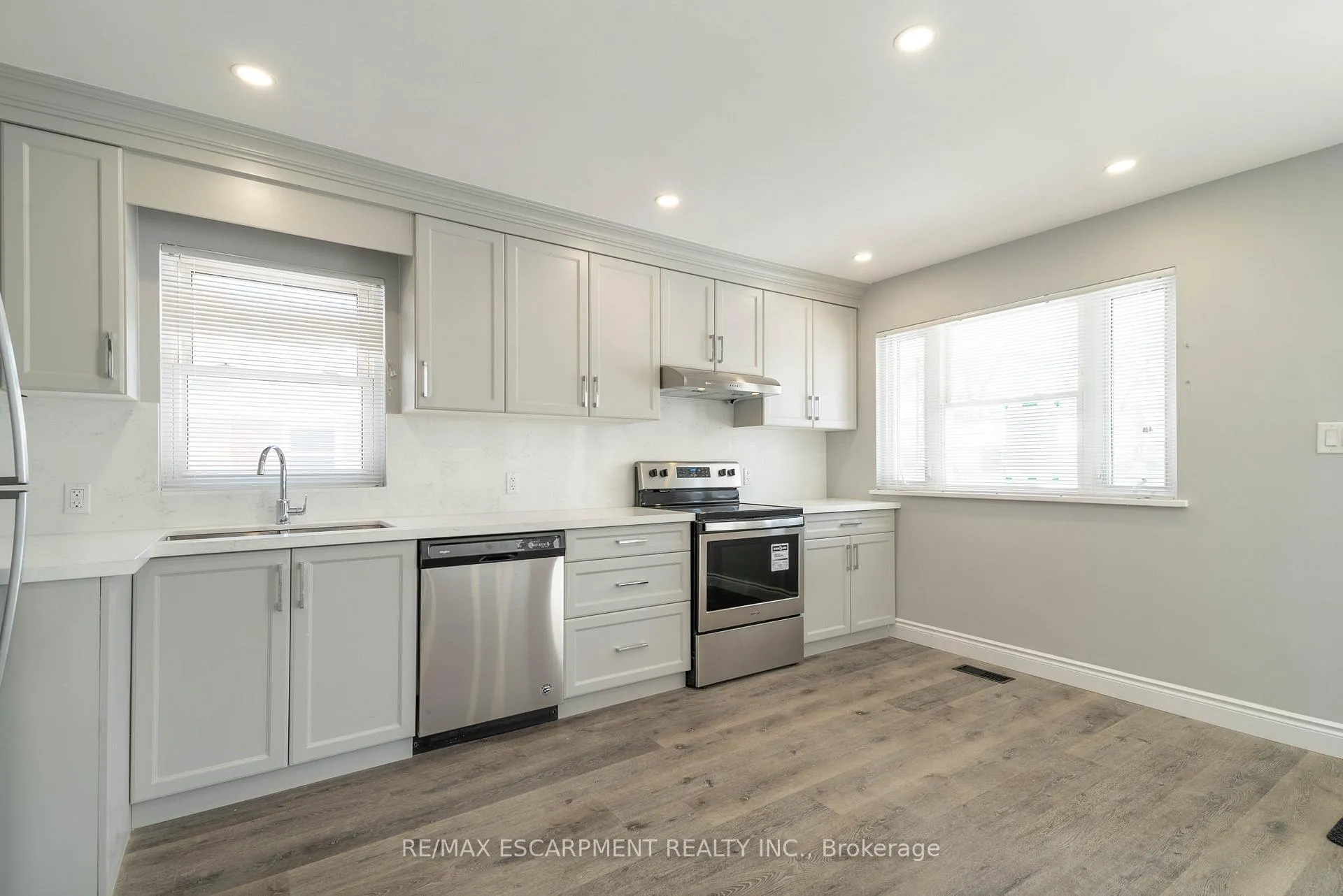 Photo 4 of Unit 1, 196 Upper Paradise Road, Hamilton, Westcliffe — HOMEH