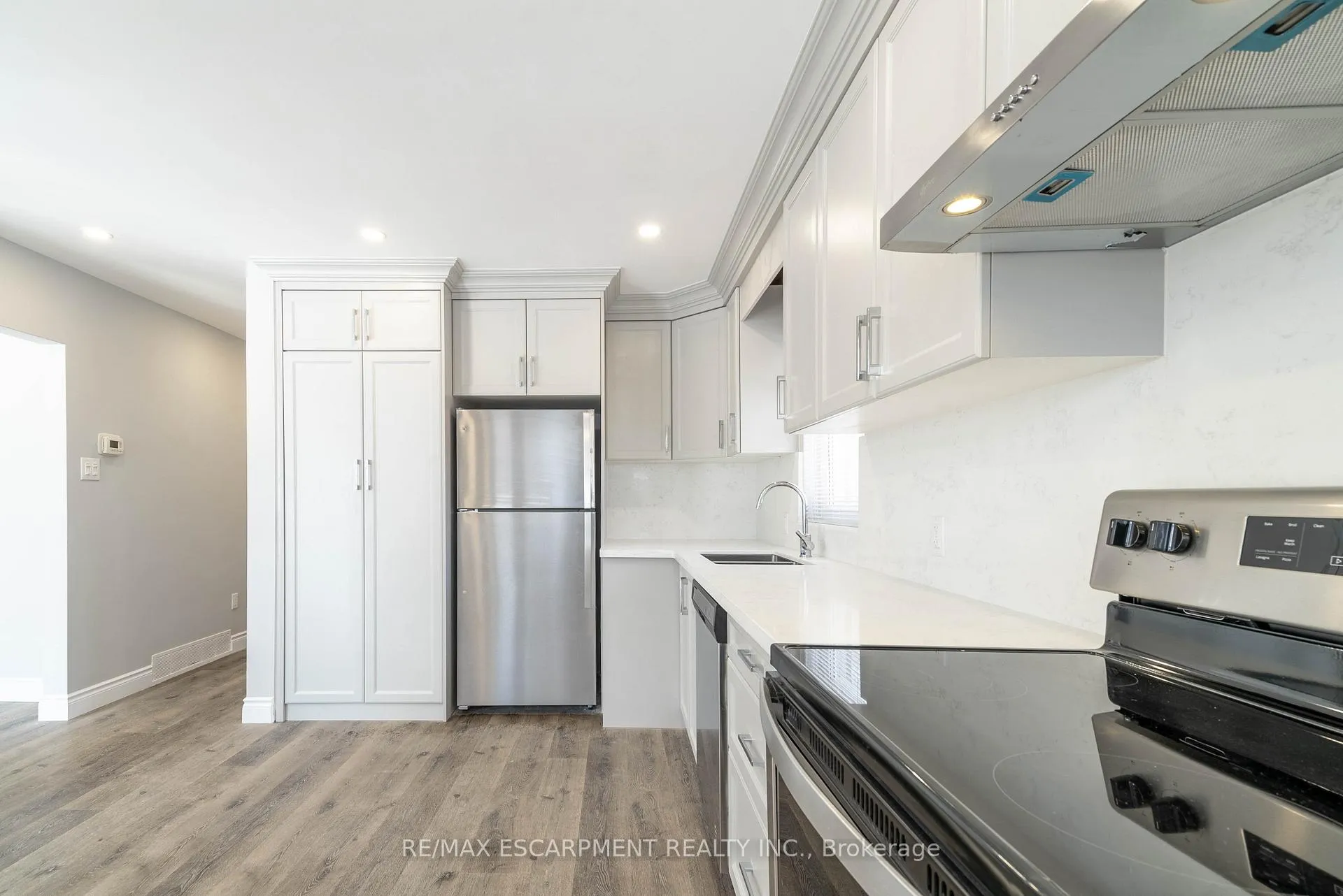 Photo 6 of Unit 1, 196 Upper Paradise Road, Hamilton, Westcliffe — HOMEH