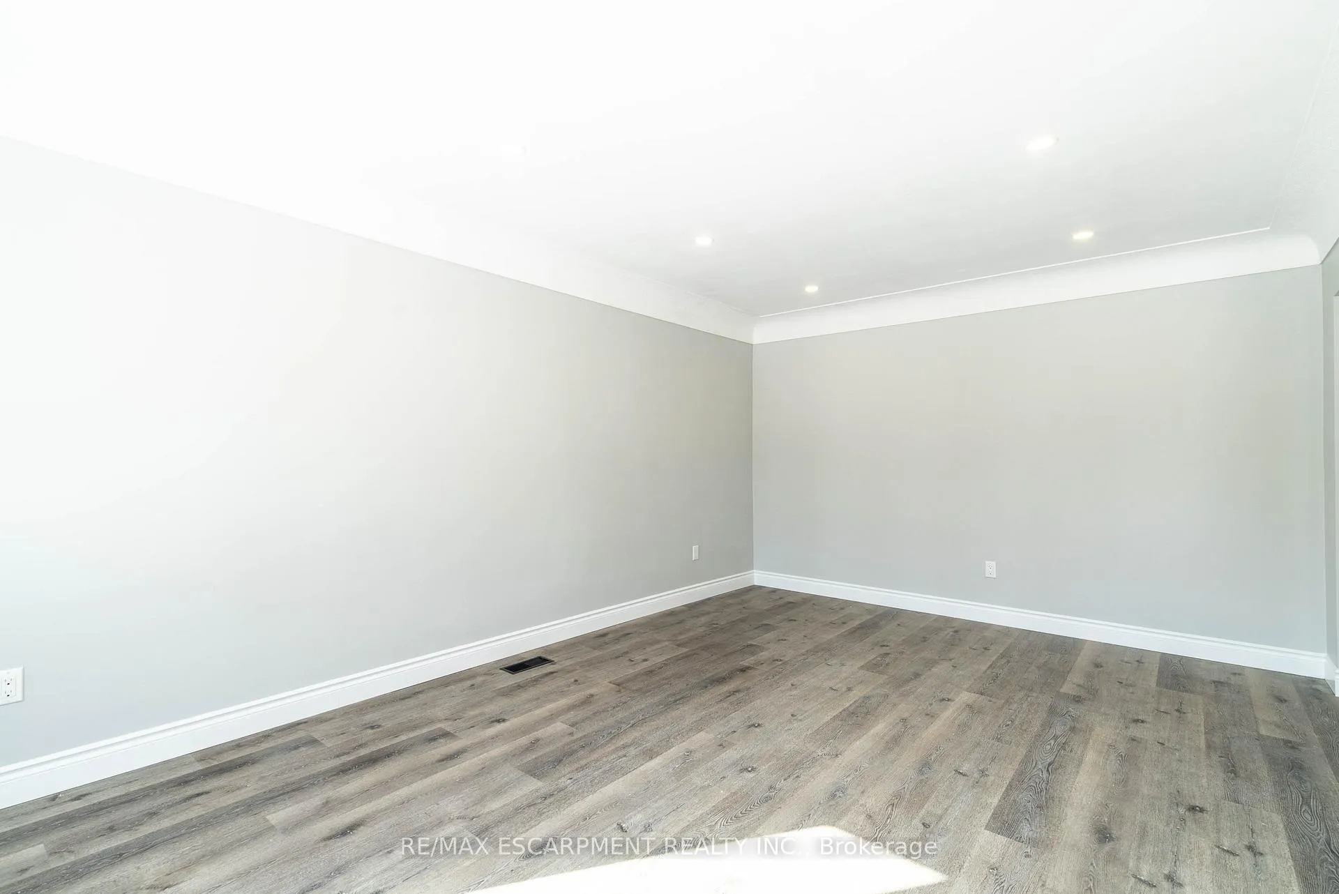 Photo 8 of Unit 1, 196 Upper Paradise Road, Hamilton, Westcliffe — HOMEH