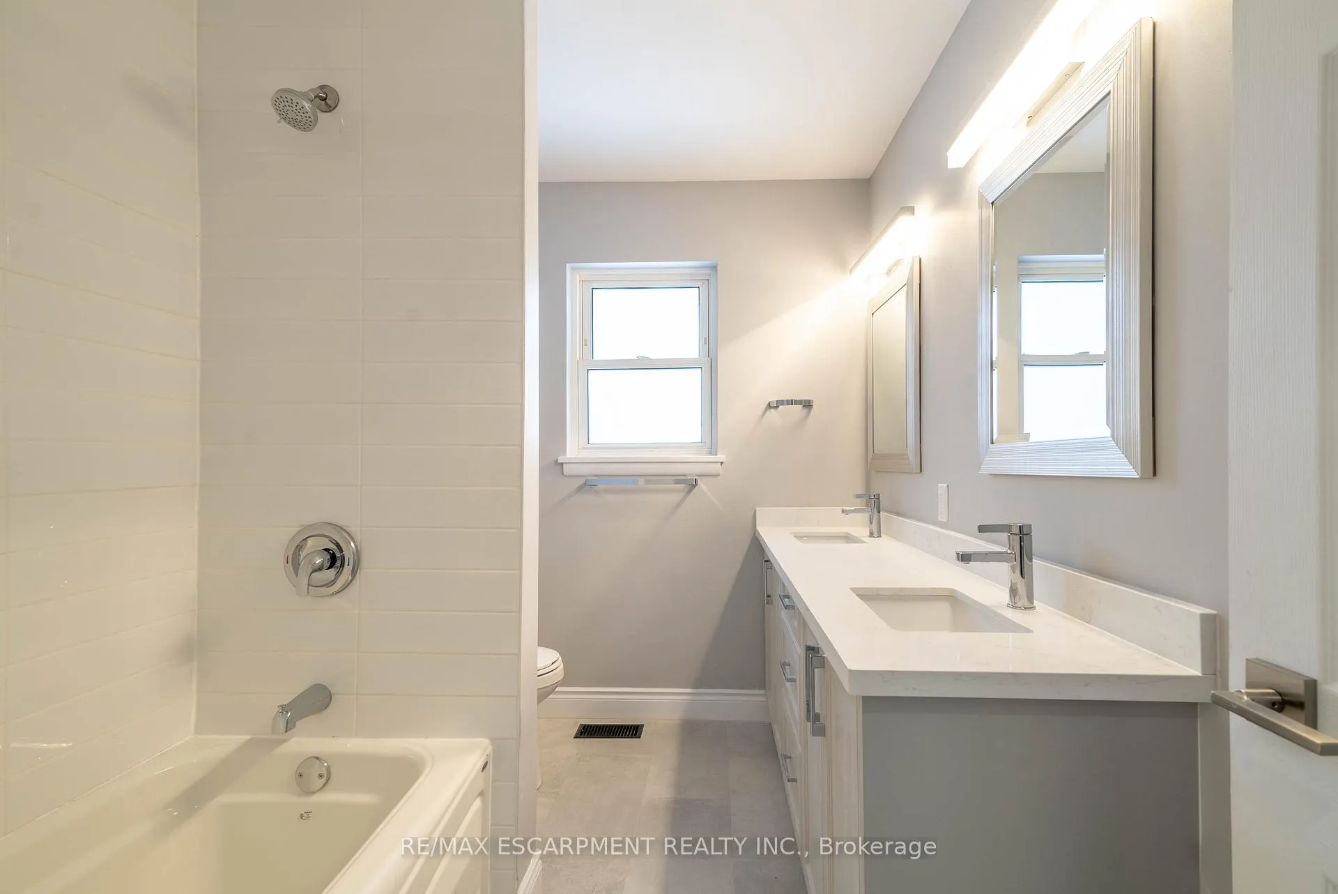 Photo 11 of Unit 1, 196 Upper Paradise Road, Hamilton, Westcliffe — HOMEH