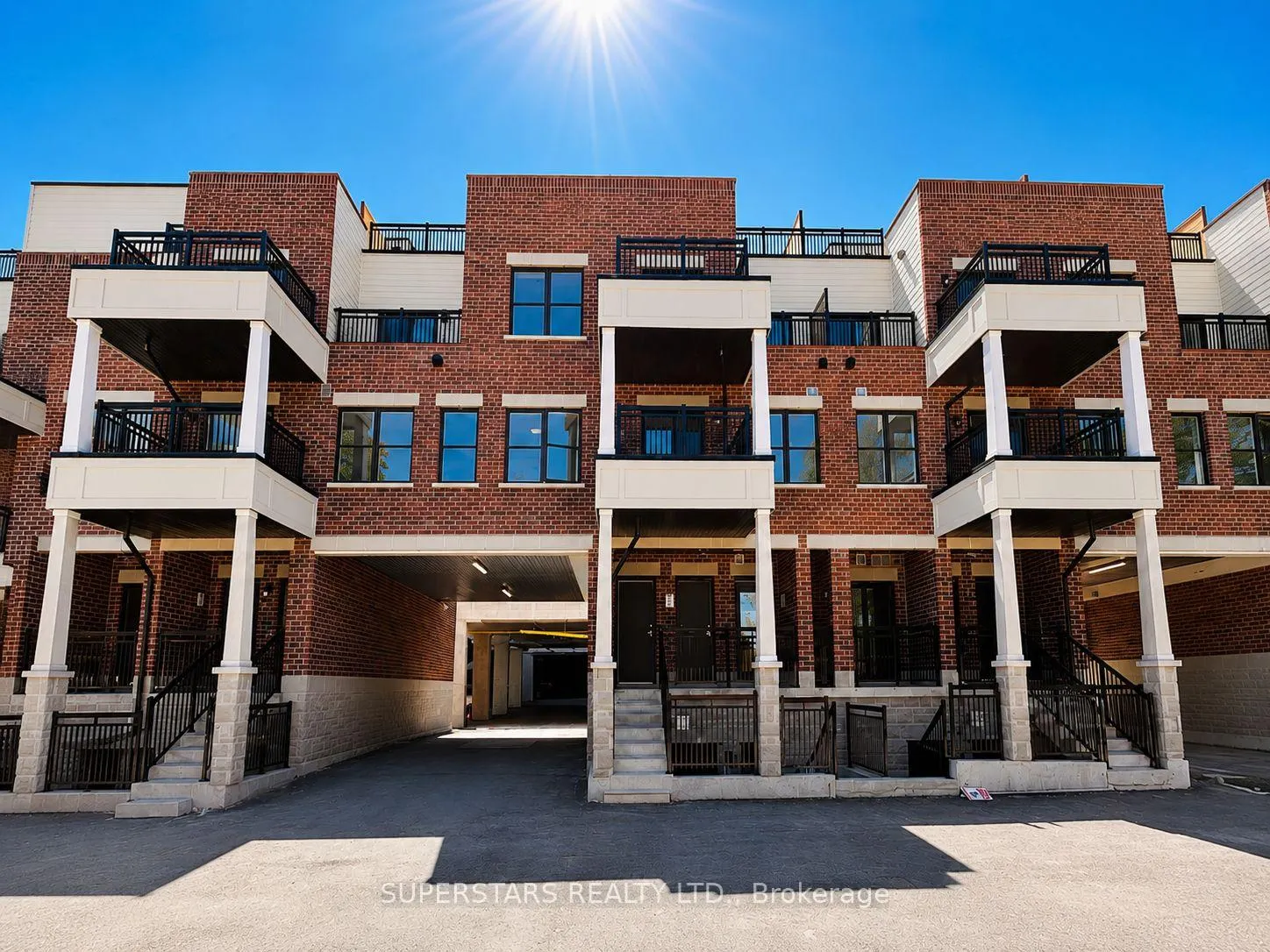 Photo 3 of Unit 207, 15100 Yonge Street, Aurora, Aurora Village — HOMEH