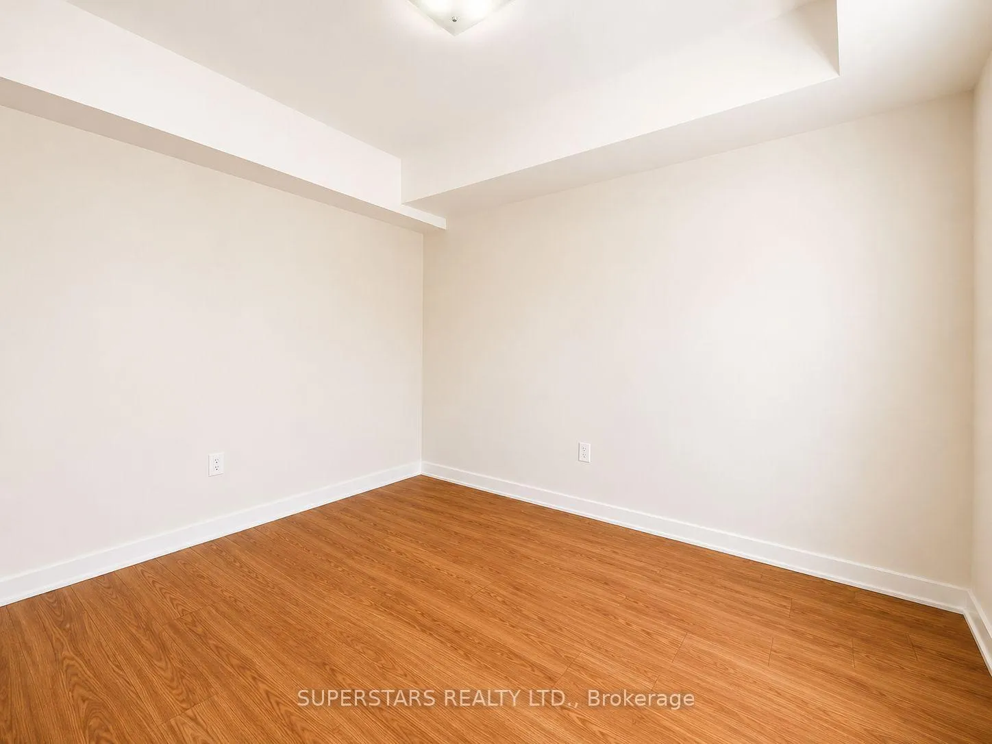 Photo 7 of Unit 207, 15100 Yonge Street, Aurora, Aurora Village — HOMEH