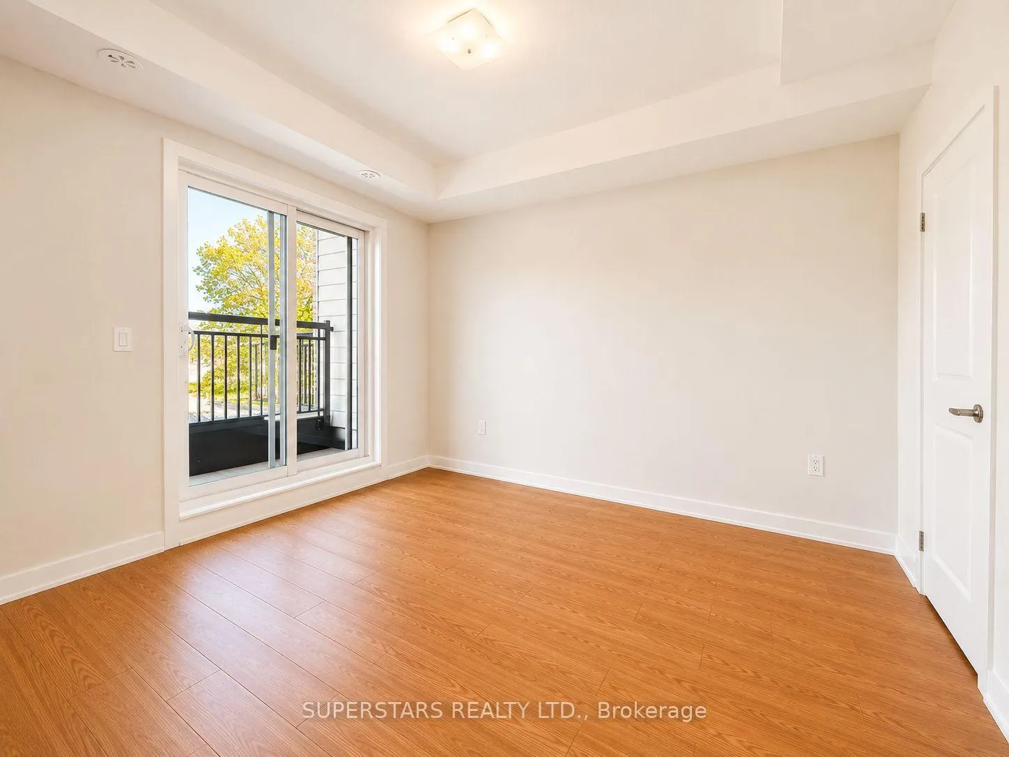 Photo 9 of Unit 207, 15100 Yonge Street, Aurora, Aurora Village — HOMEH