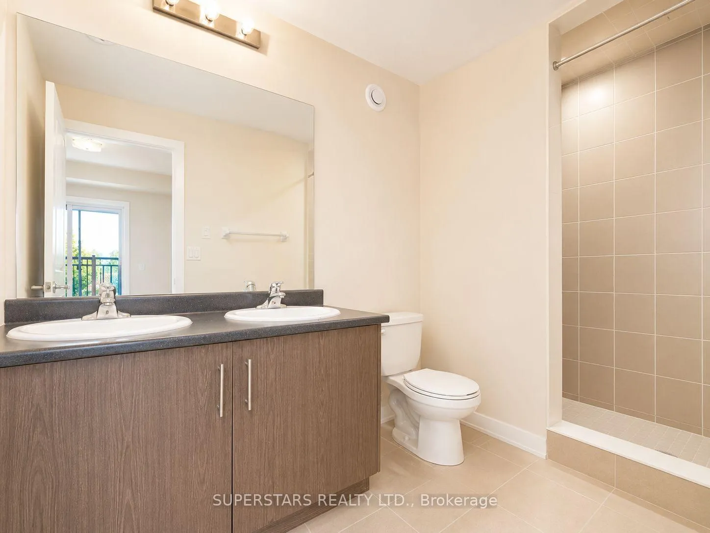 Photo 12 of Unit 207, 15100 Yonge Street, Aurora, Aurora Village — HOMEH