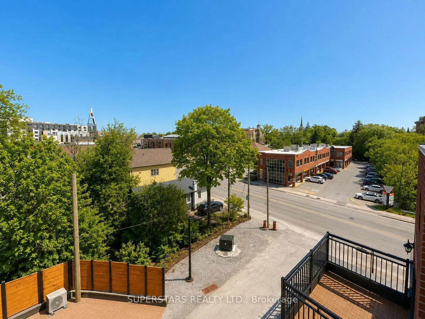 Photo 16 of Unit 207, 15100 Yonge Street, Aurora, Aurora Village — HOMEH