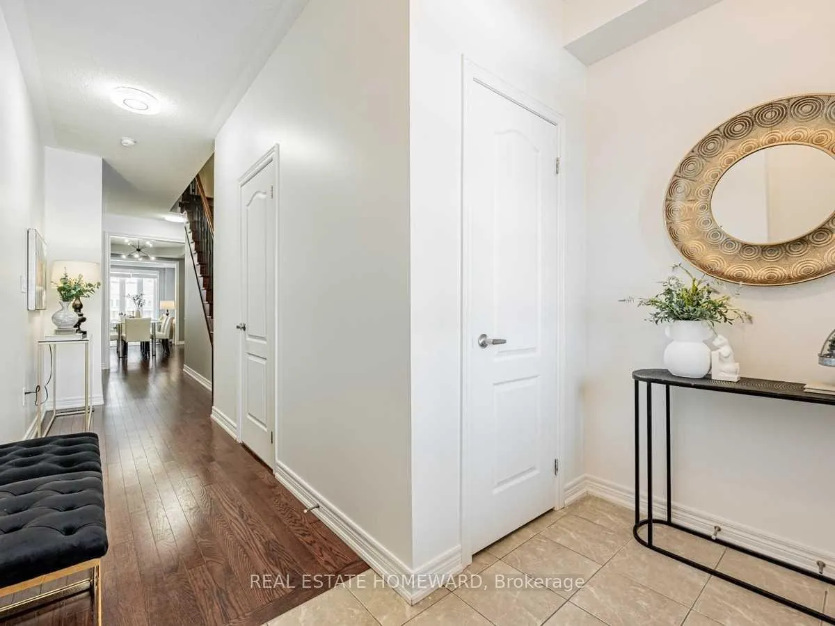 Photo 4 of 218 Roy Harper Avenue, Aurora, Rural Aurora — HOMEH