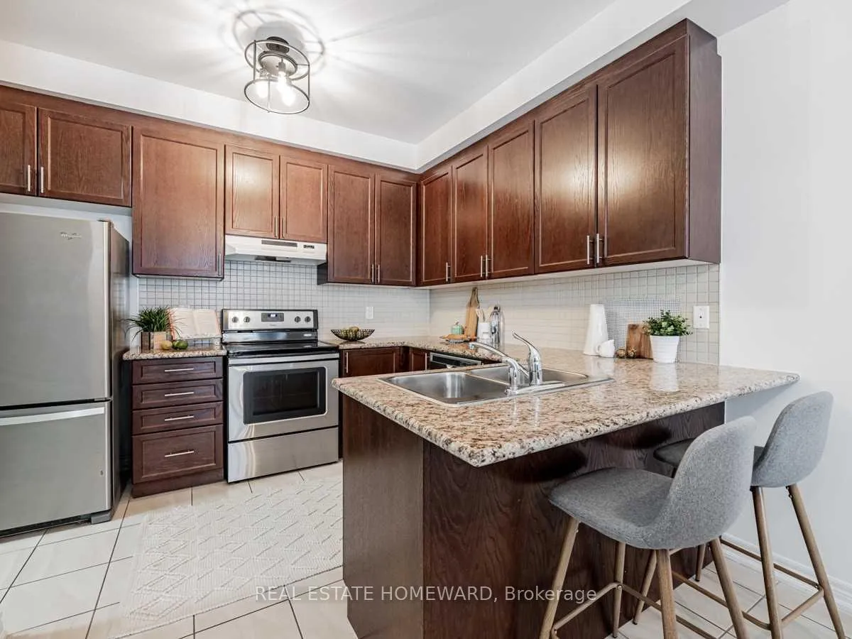 Photo 14 of 218 Roy Harper Avenue, Aurora, Rural Aurora — HOMEH