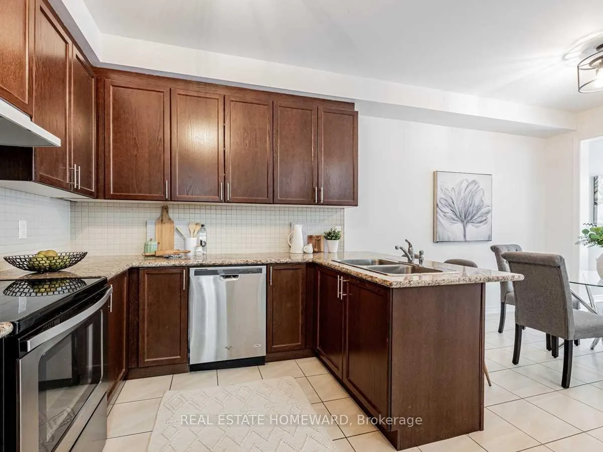 Photo 17 of 218 Roy Harper Avenue, Aurora, Rural Aurora — HOMEH