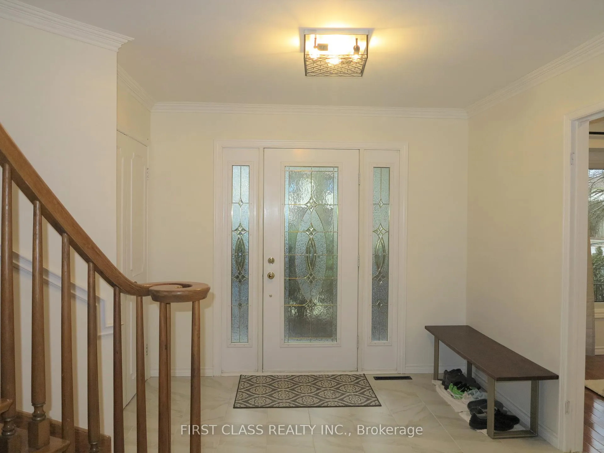 Photo 2 of 4 Meridene Crescent E, London, North G — HOMEH