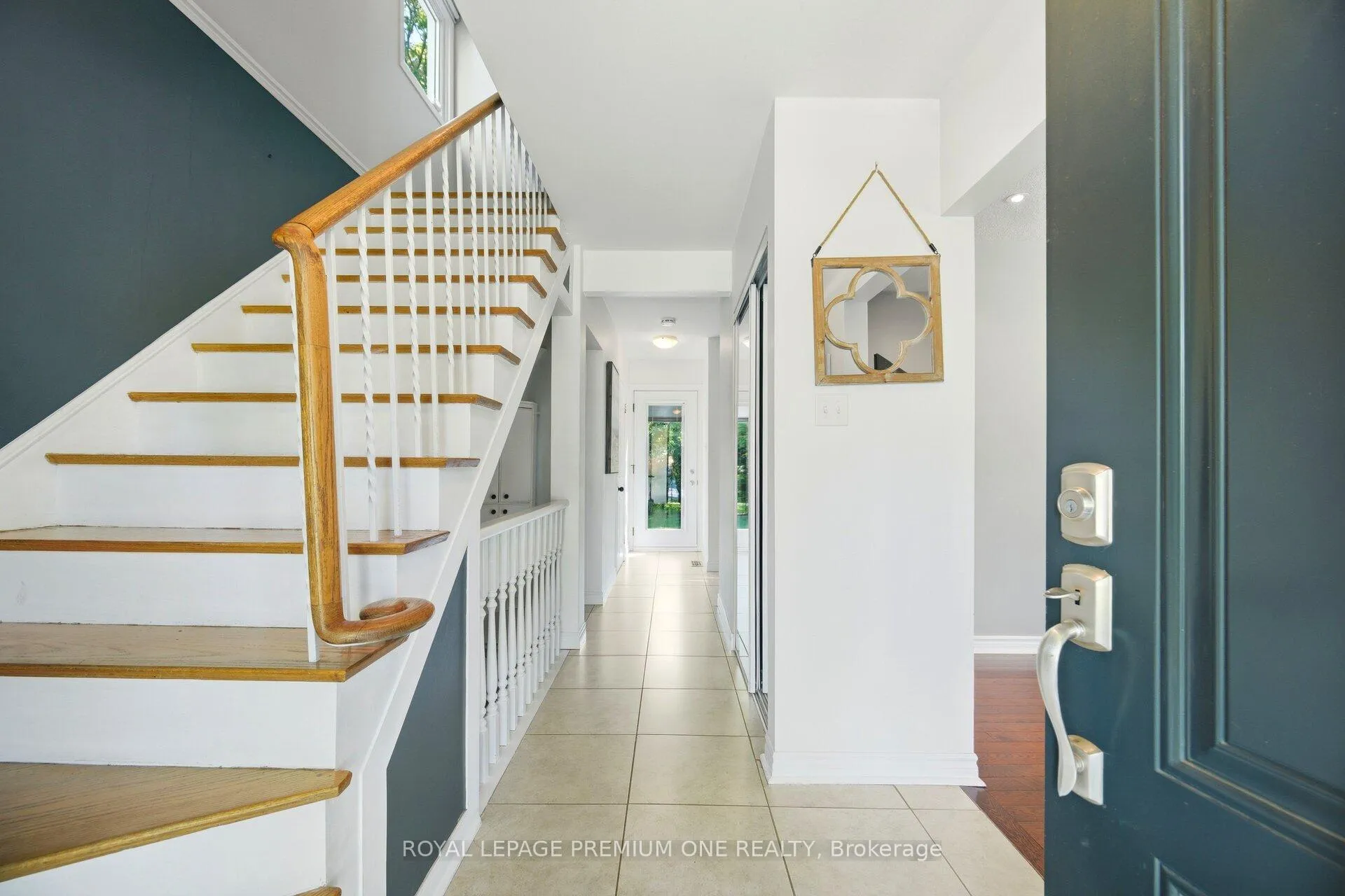 Photo 5 of 29 Appleby Drive, Brampton, Avondale — HOMEH