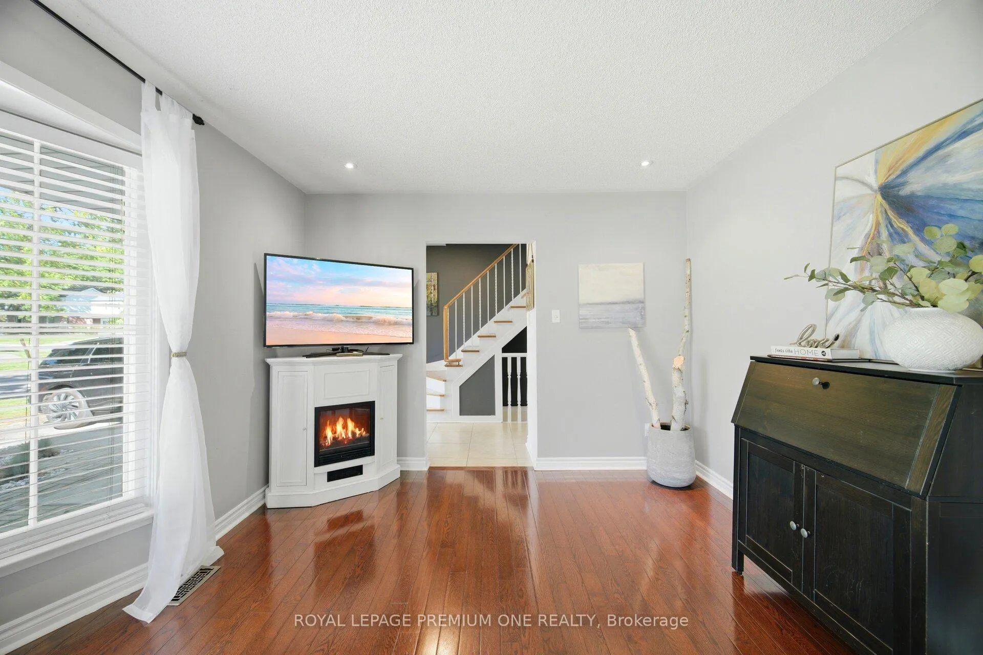 Photo 6 of 29 Appleby Drive, Brampton, Avondale — HOMEH