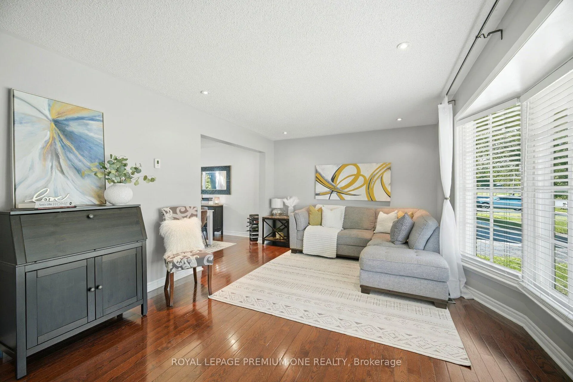 Photo 8 of 29 Appleby Drive, Brampton, Avondale — HOMEH