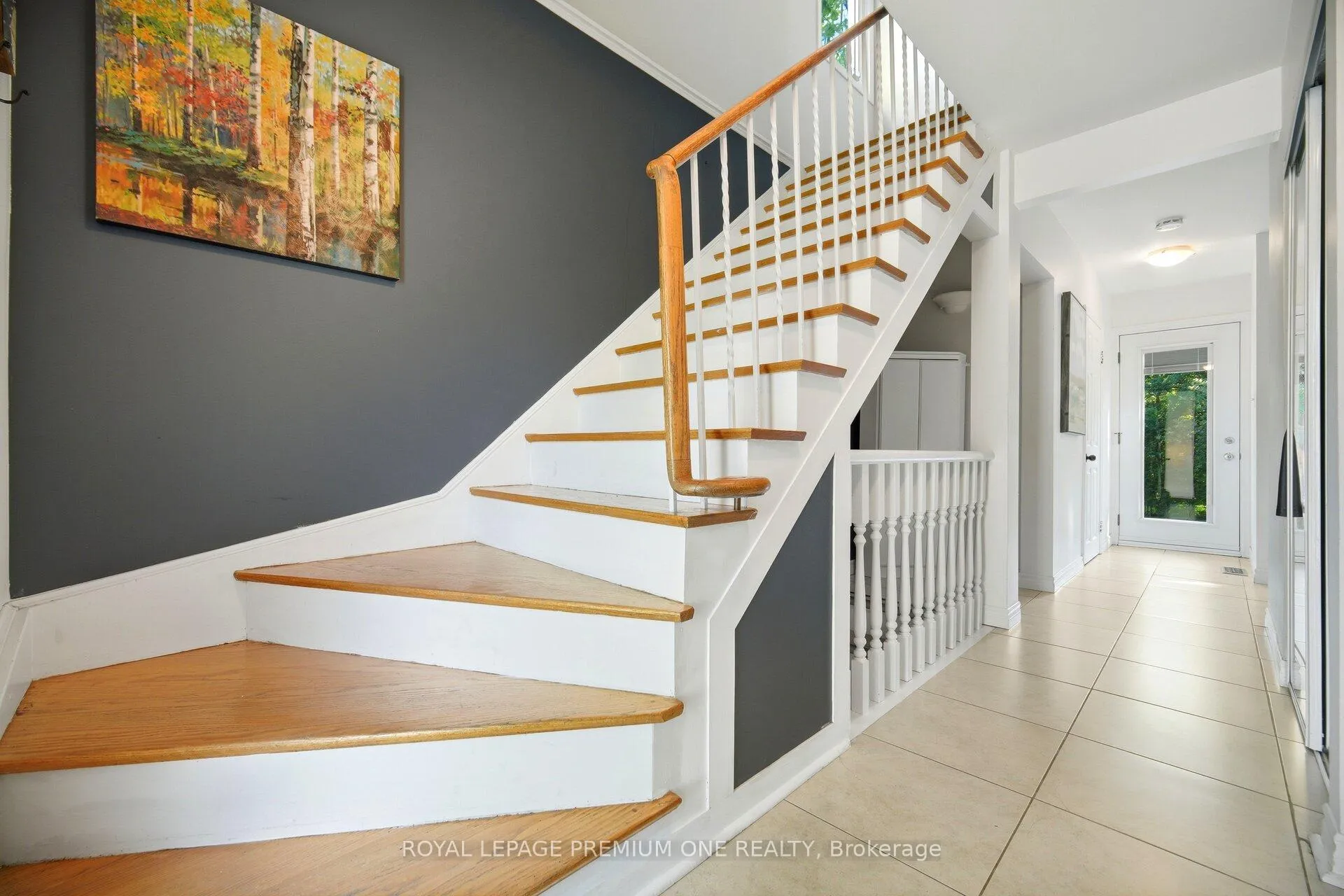 Photo 14 of 29 Appleby Drive, Brampton, Avondale — HOMEH