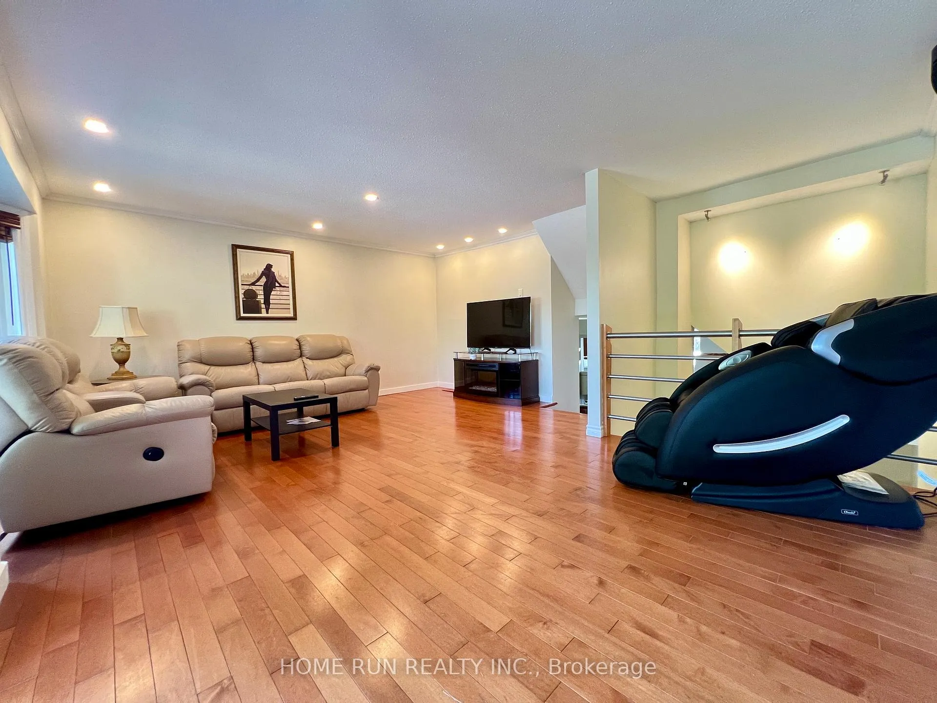 Photo 5 of 76 winbro Private, Ottawa, Hunt Club/Western Community — HOMEH