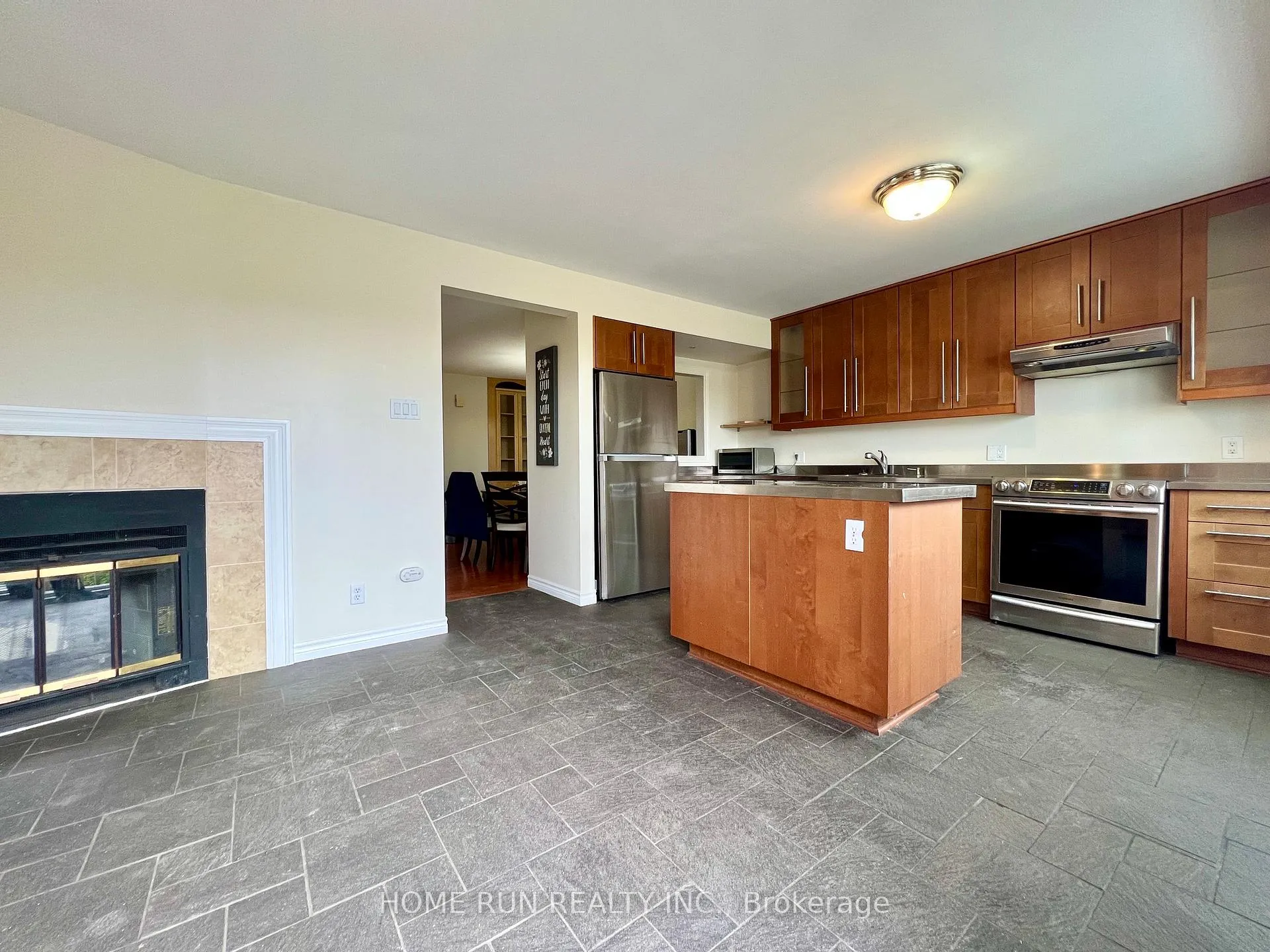 Photo 13 of 76 winbro Private, Ottawa, Hunt Club/Western Community — HOMEH
