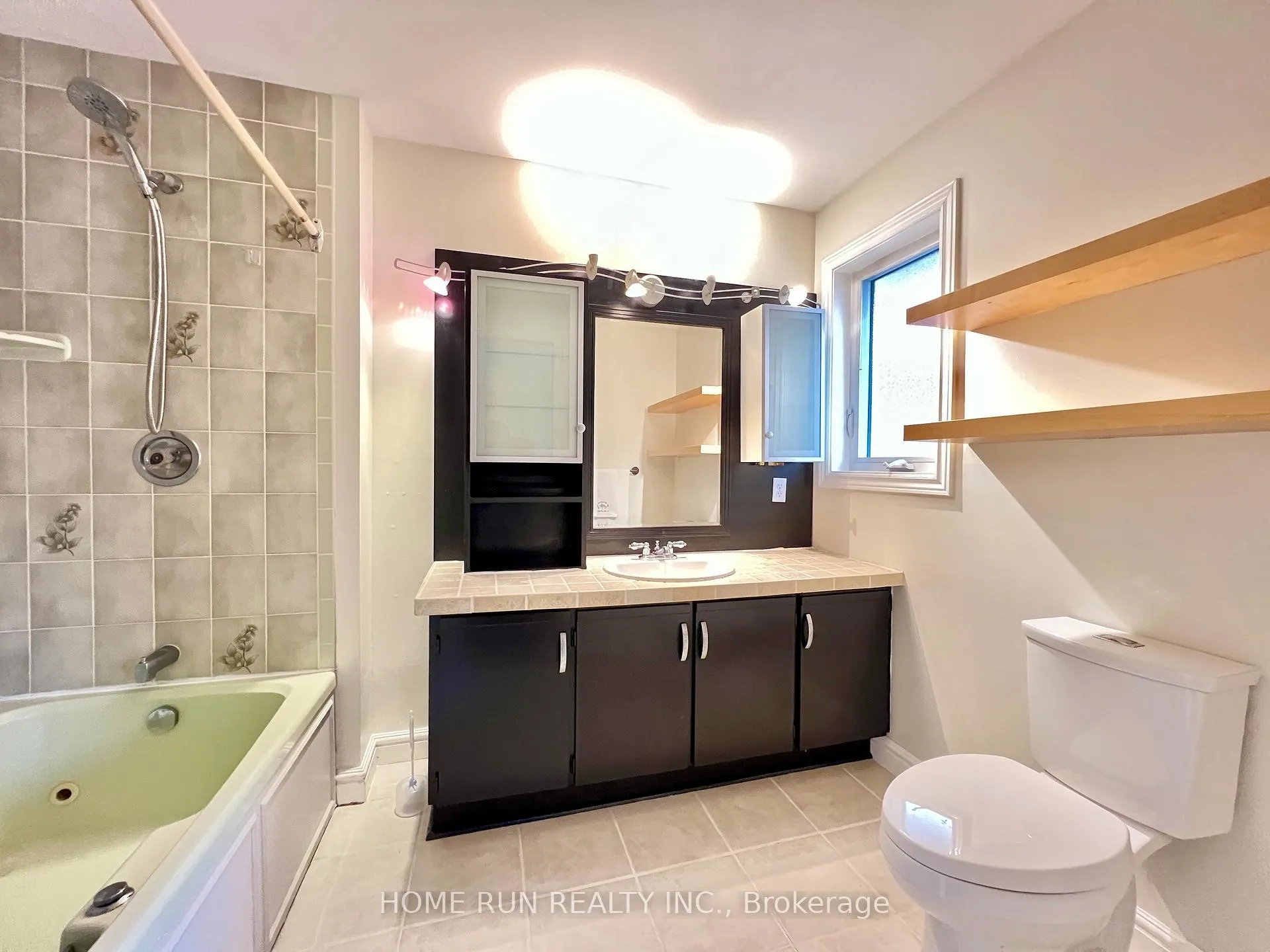 Photo 23 of 76 winbro Private, Ottawa, Hunt Club/Western Community — HOMEH