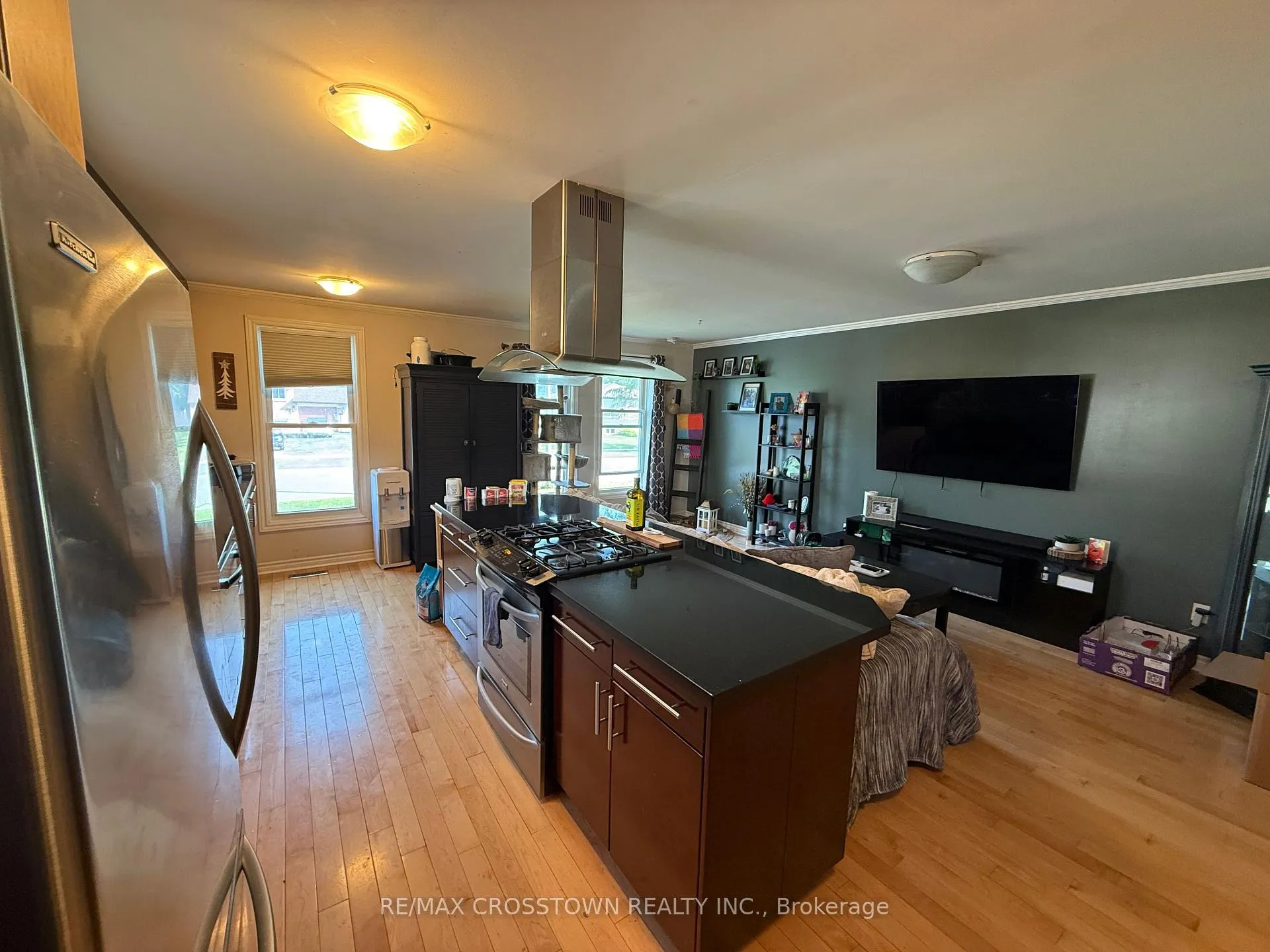 Photo 2 of 28 Austen Lane, Barrie, Letitia Heights — HOMEH