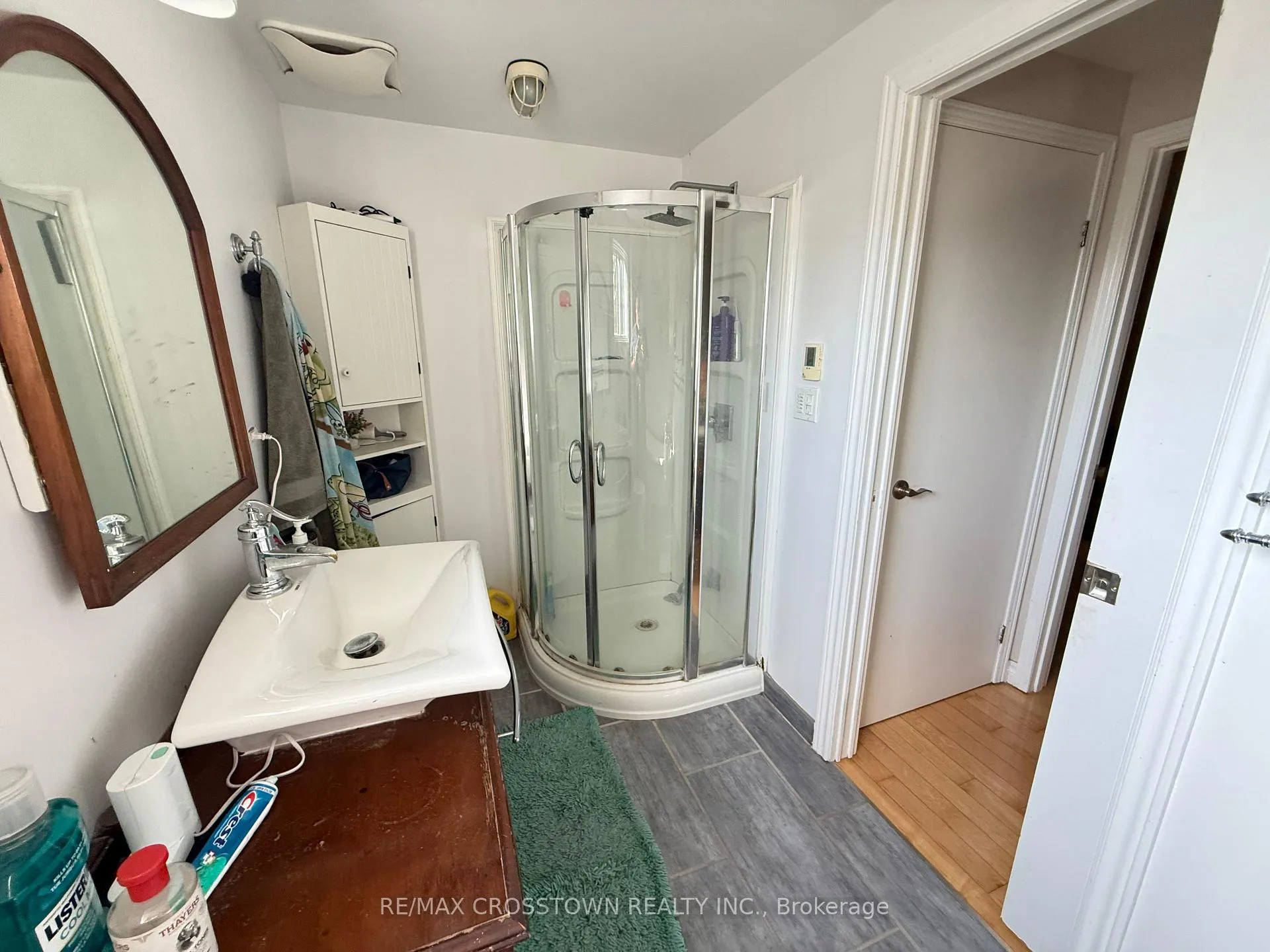 Photo 8 of 28 Austen Lane, Barrie, Letitia Heights — HOMEH