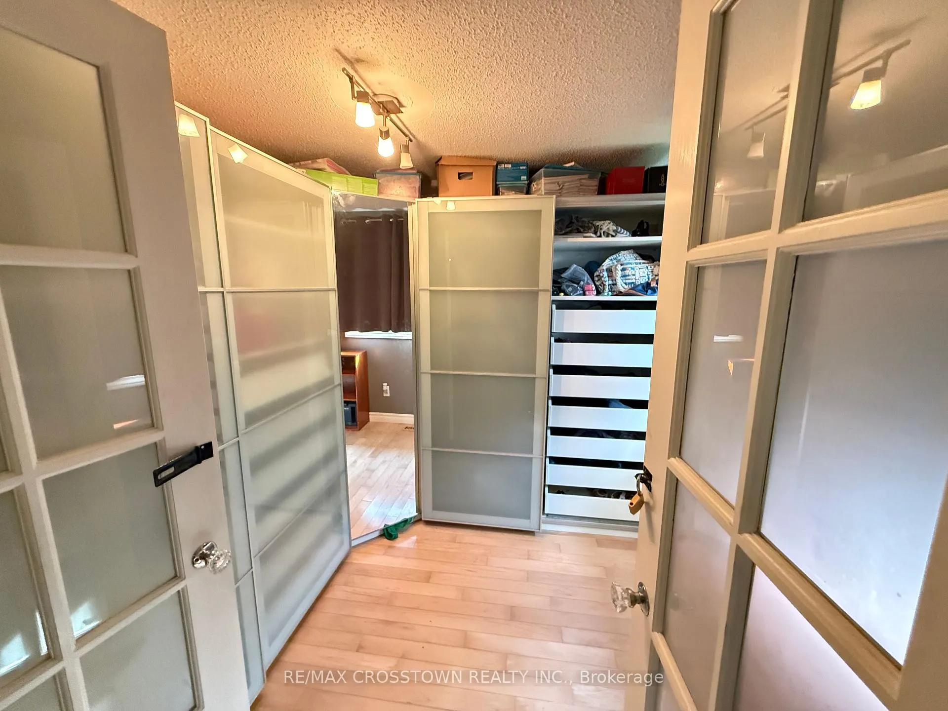 Photo 10 of 28 Austen Lane, Barrie, Letitia Heights — HOMEH