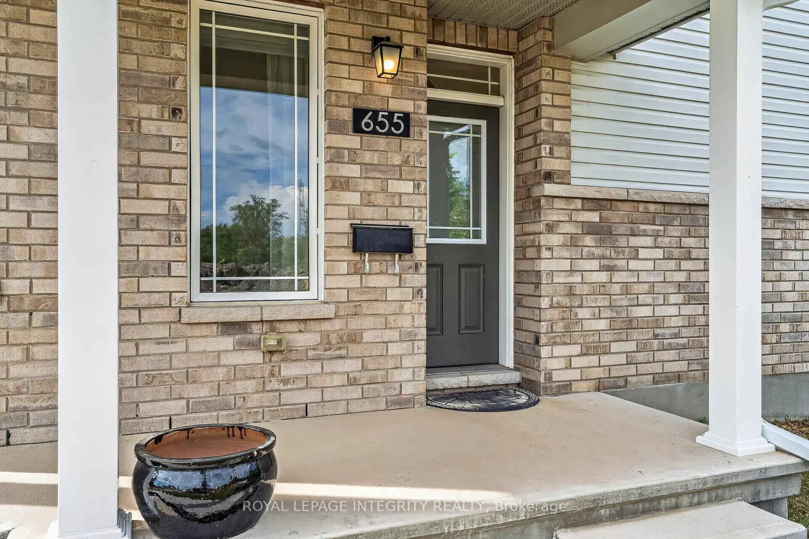 Photo 3 of 655 Persimmon Way, Ottawa, Chapel Hill South - Orleans Village — HOMEH