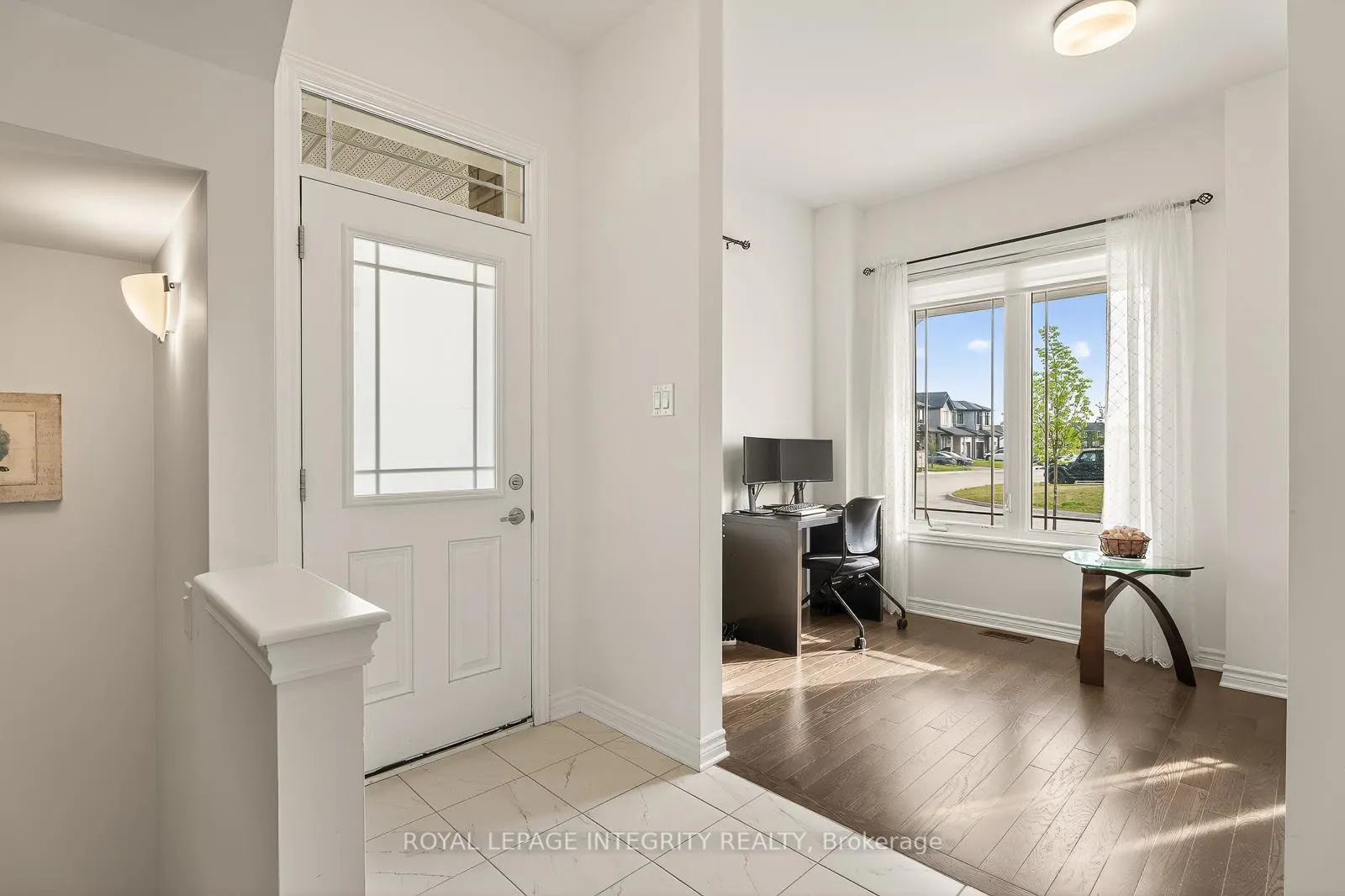 Photo 4 of 655 Persimmon Way, Ottawa, Chapel Hill South - Orleans Village — HOMEH
