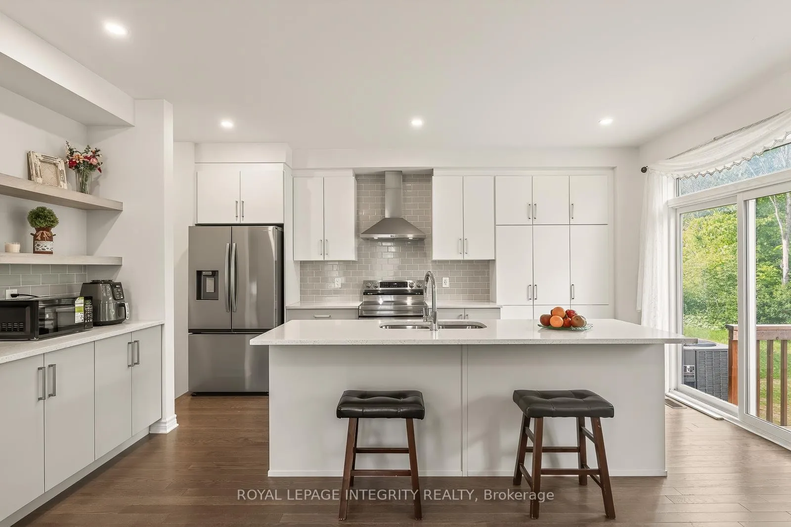 Photo 12 of 655 Persimmon Way, Ottawa, Chapel Hill South - Orleans Village — HOMEH