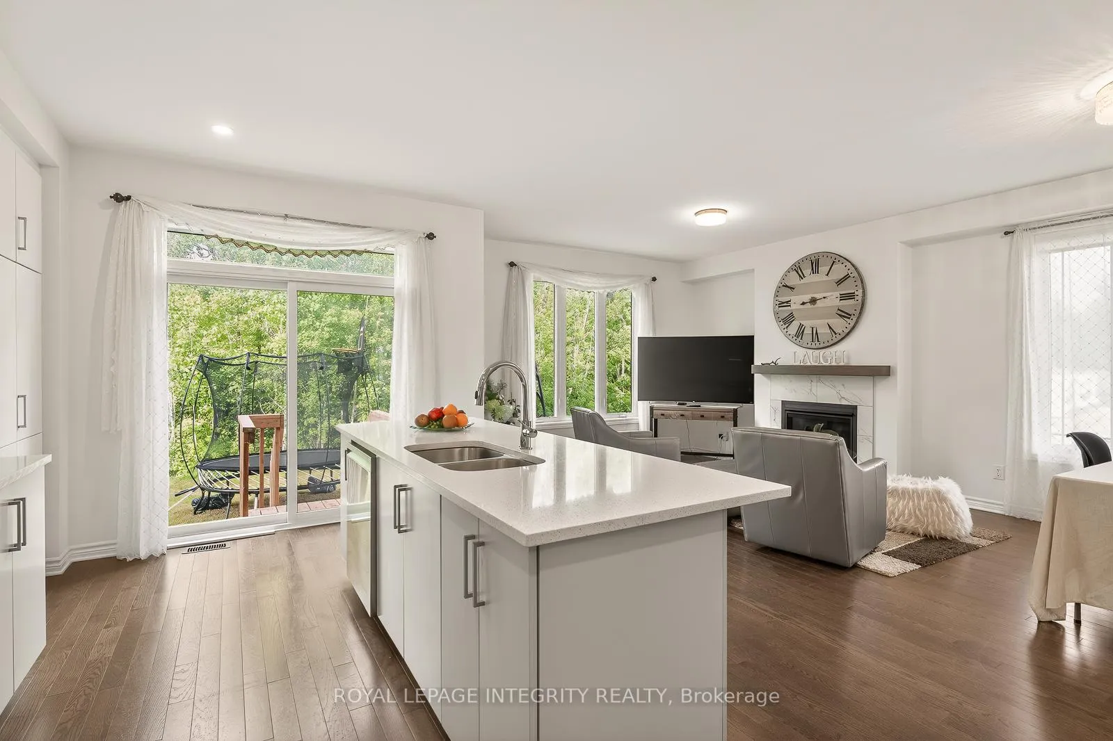 Photo 16 of 655 Persimmon Way, Ottawa, Chapel Hill South - Orleans Village — HOMEH