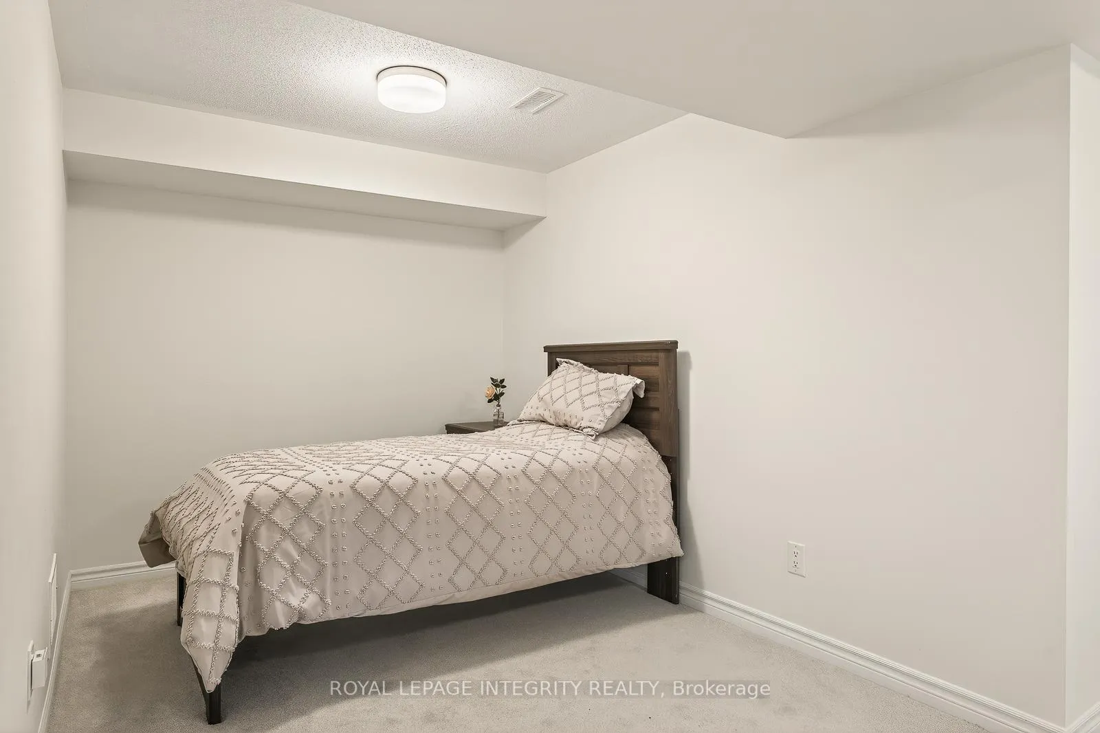 Photo 38 of 655 Persimmon Way, Ottawa, Chapel Hill South - Orleans Village — HOMEH