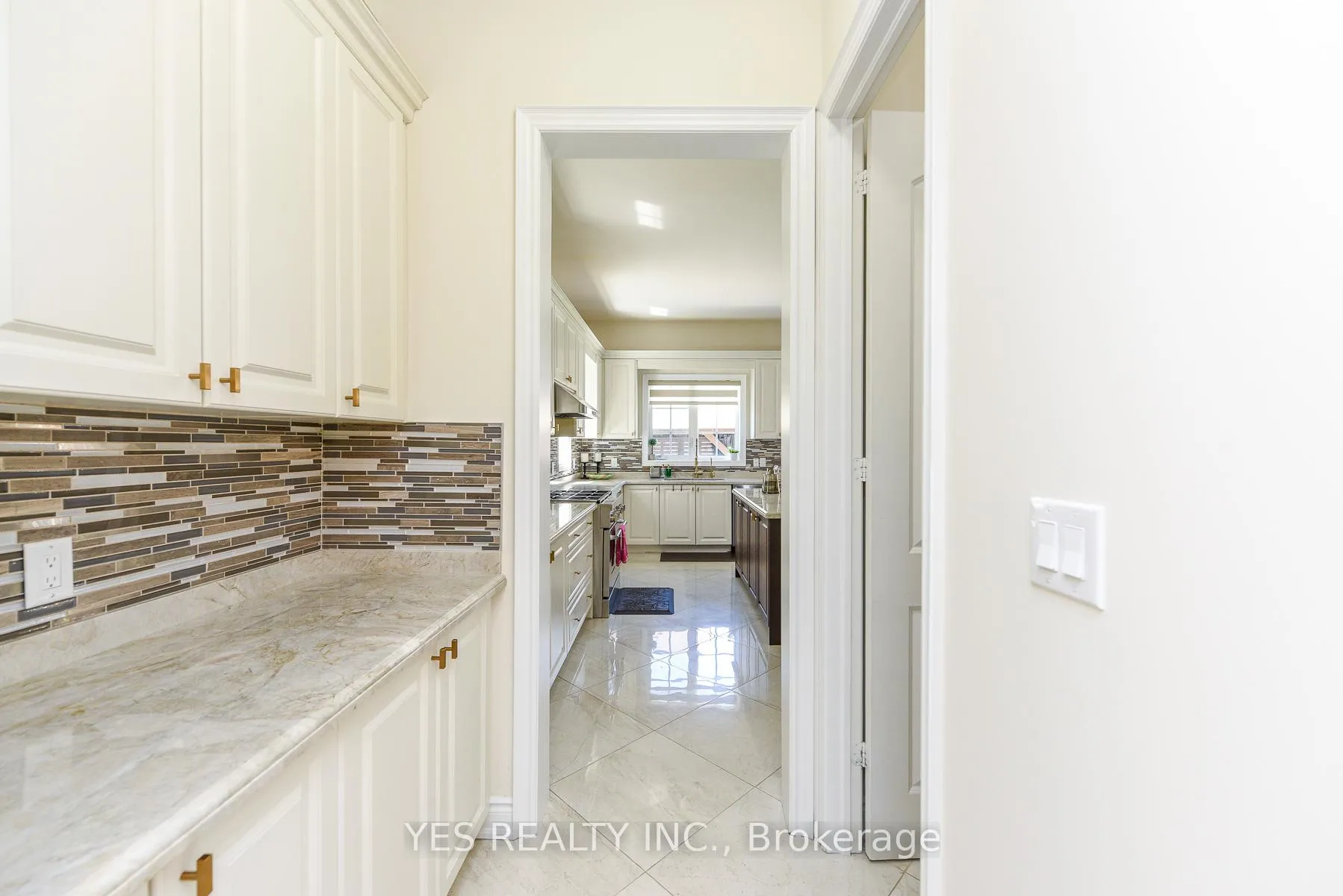 Photo 13 of 86 Quintette Close, Brampton, Toronto Gore Rural Estate — HOMEH