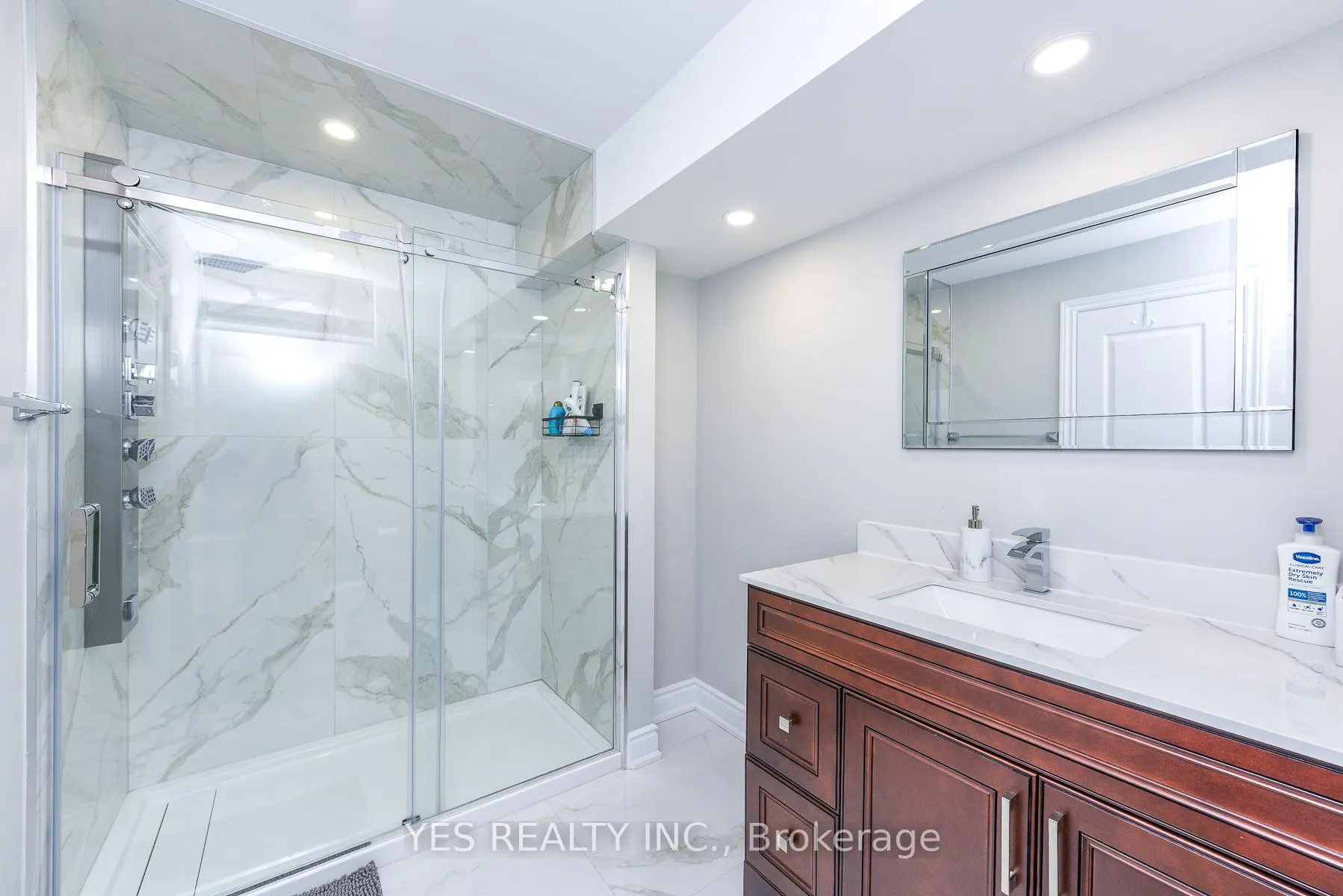 Photo 42 of 86 Quintette Close, Brampton, Toronto Gore Rural Estate — HOMEH