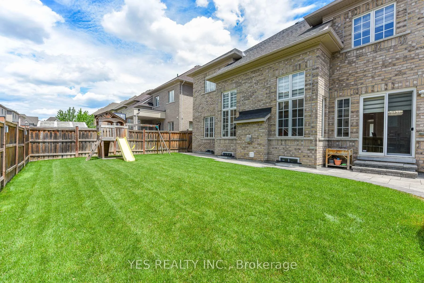 Photo 47 of 86 Quintette Close, Brampton, Toronto Gore Rural Estate — HOMEH