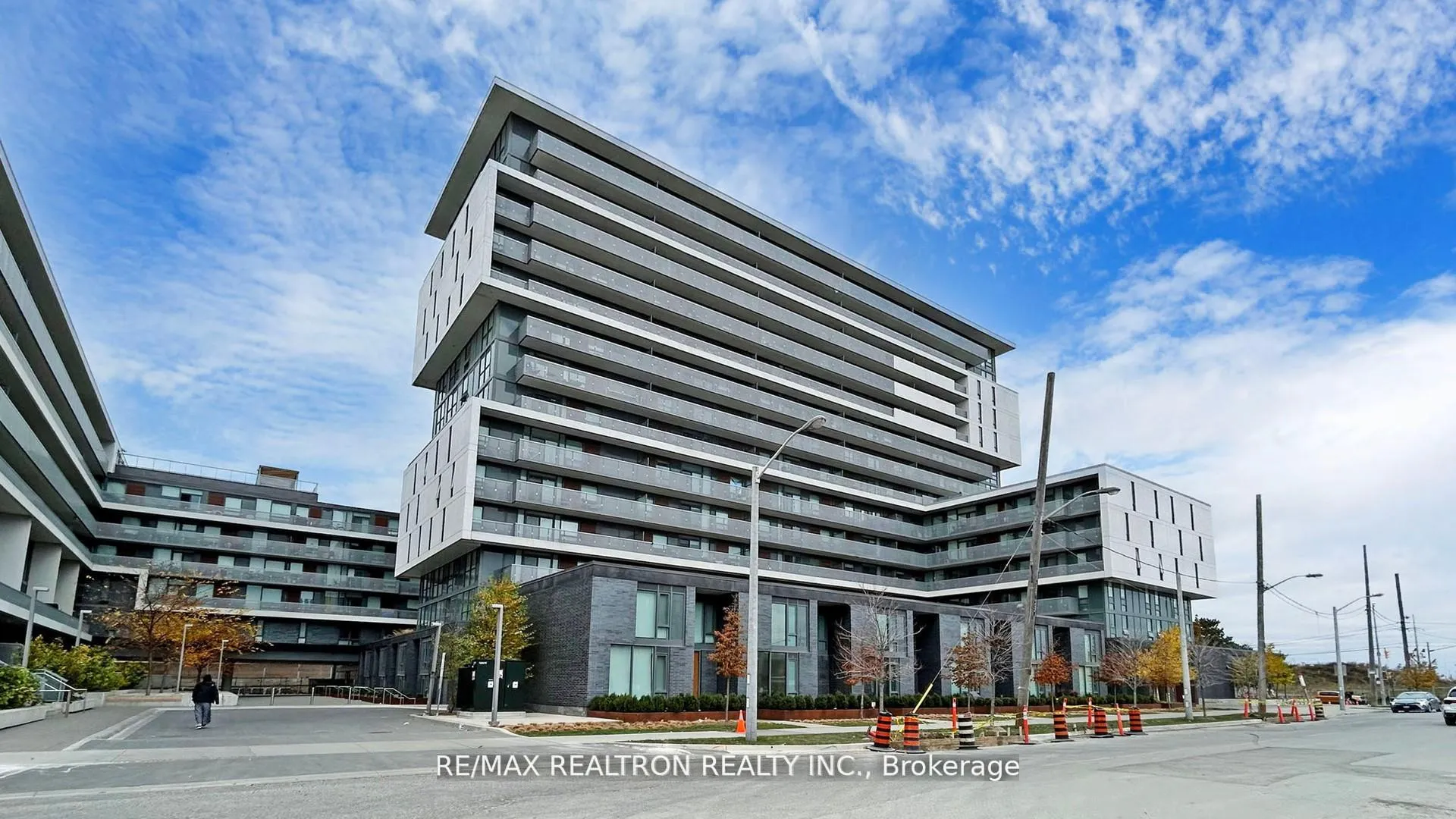 Photo 2 of Unit 1007, 120 Varna Drive, Toronto, Englemount-Lawrence — HOMEH