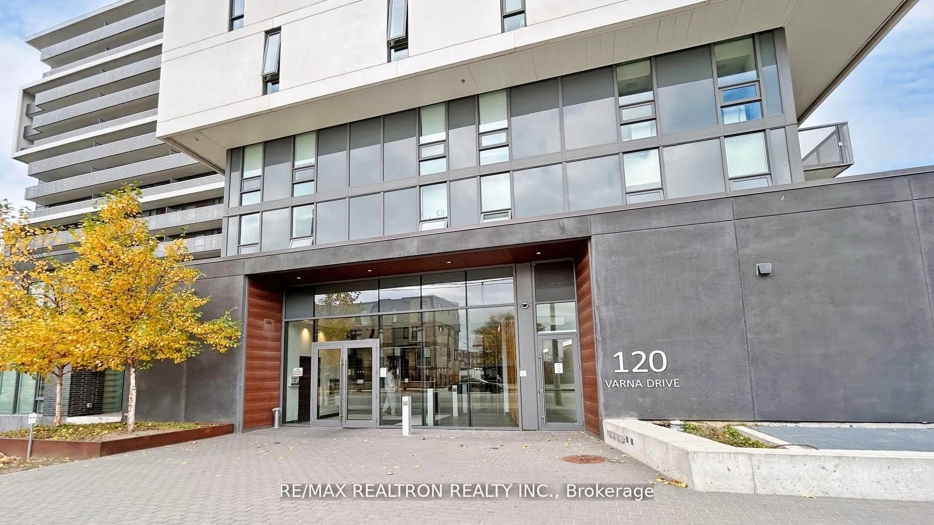 Photo 5 of Unit 1007, 120 Varna Drive, Toronto, Englemount-Lawrence — HOMEH
