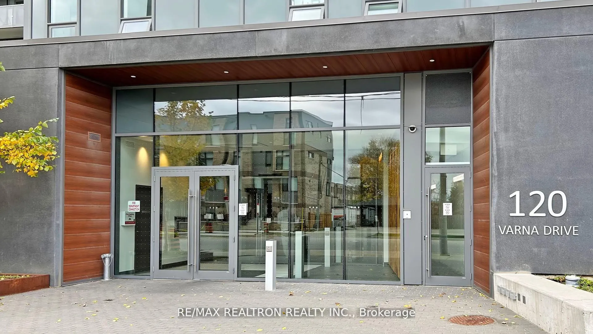 Photo 6 of Unit 1007, 120 Varna Drive, Toronto, Englemount-Lawrence — HOMEH