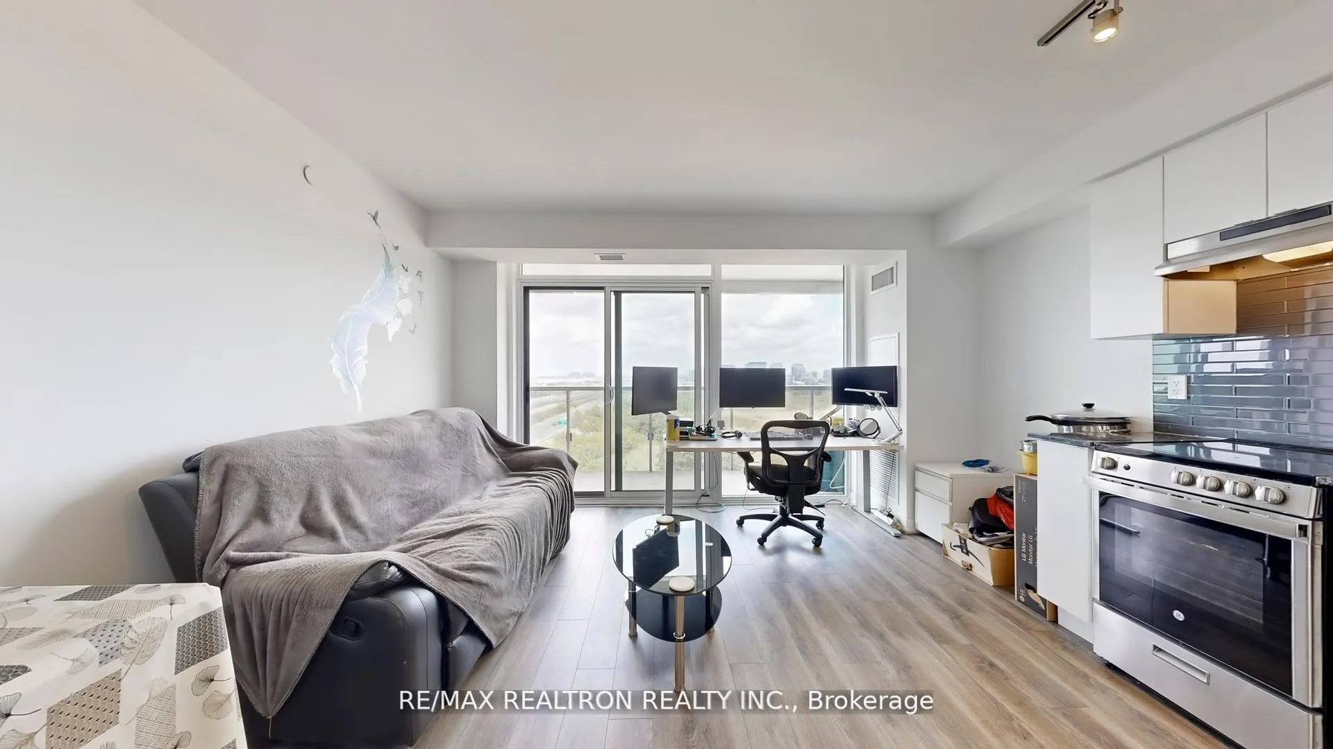 Photo 13 of Unit 1007, 120 Varna Drive, Toronto, Englemount-Lawrence — HOMEH