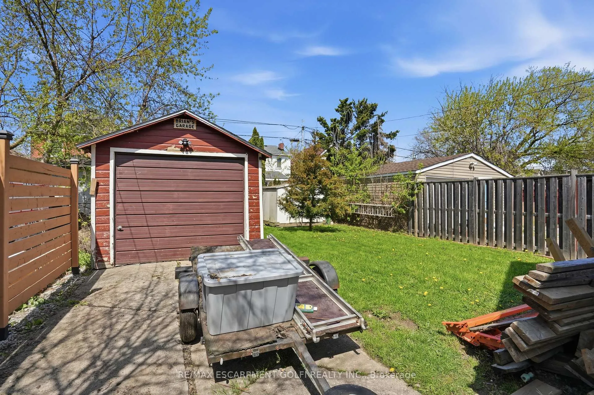 Photo 33 of 21 Weir Street N, Hamilton, Homeside — HOMEH