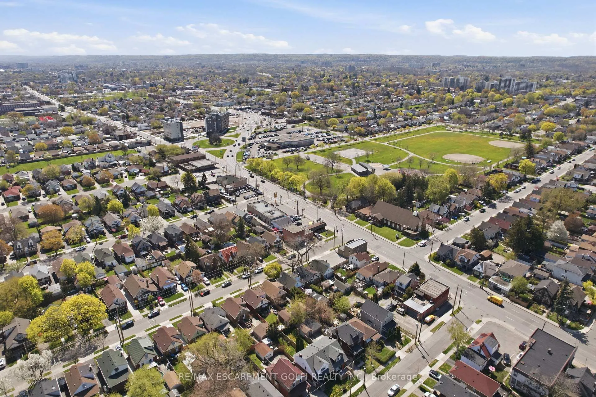 Photo 39 of 21 Weir Street N, Hamilton, Homeside — HOMEH