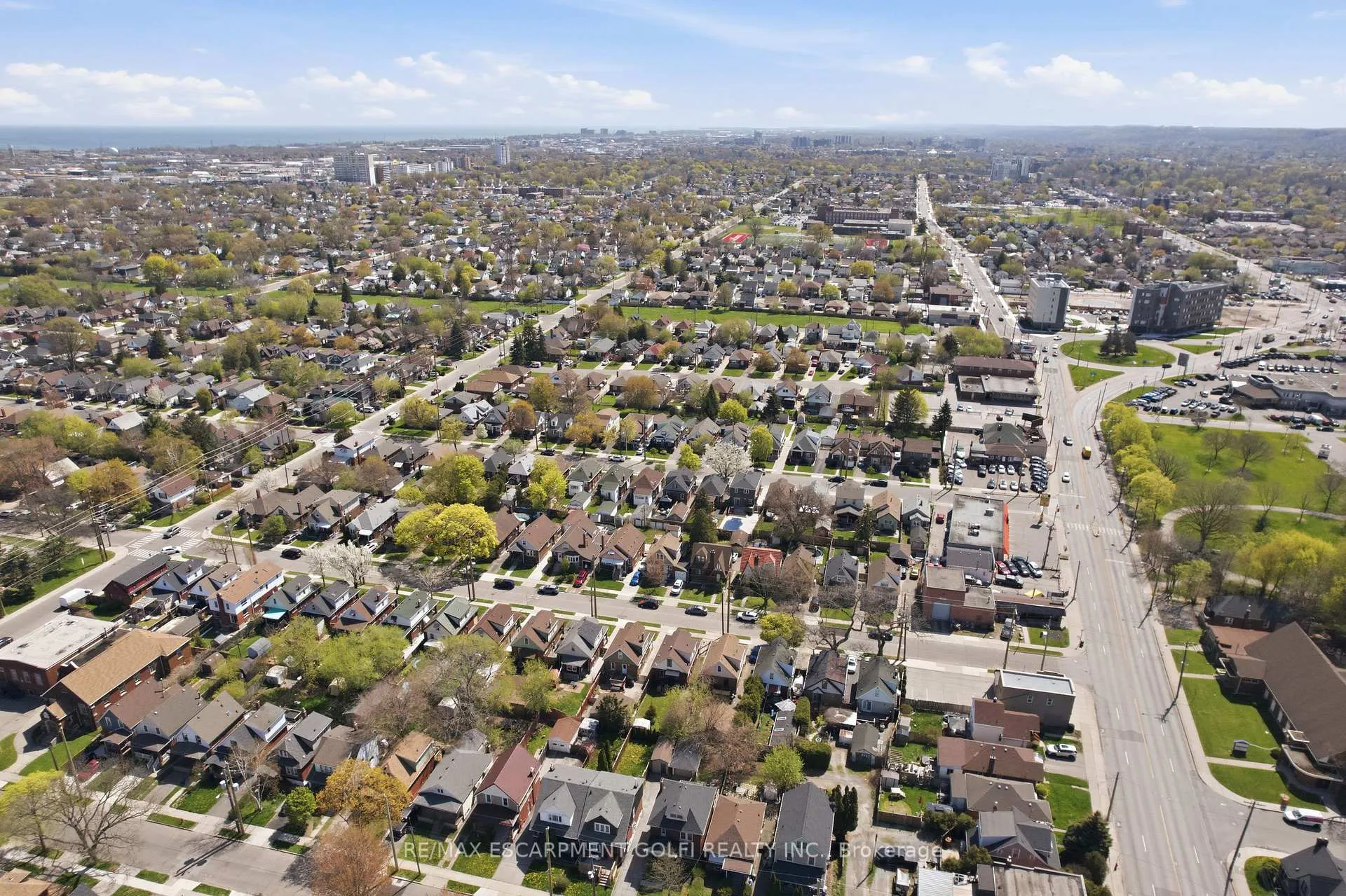 Photo 40 of 21 Weir Street N, Hamilton, Homeside — HOMEH