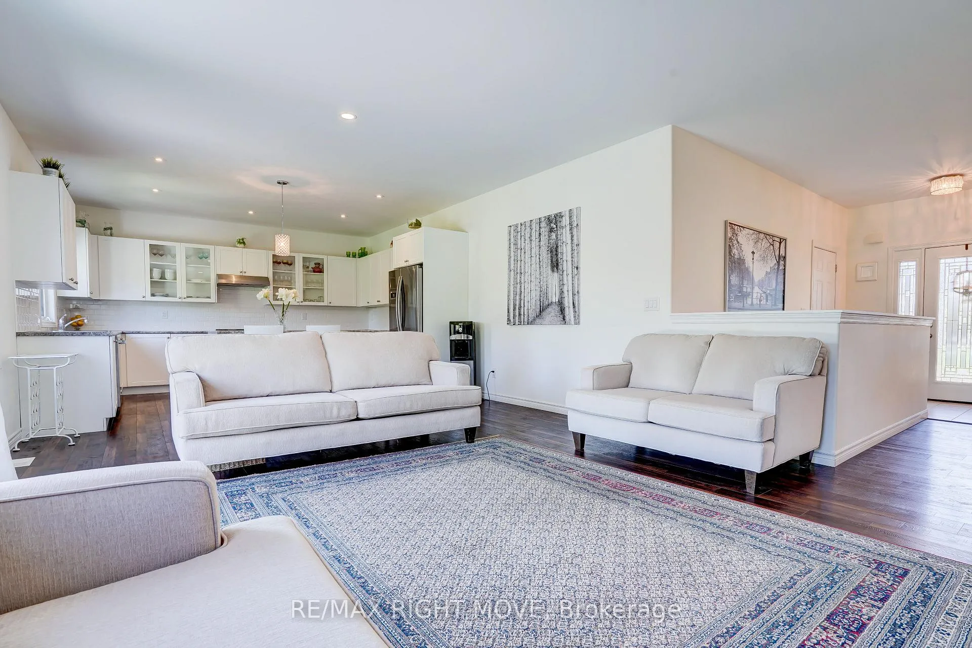 Photo 3 of 15 Keyzer Drive, Oro-Medonte, Warminster — HOMEH