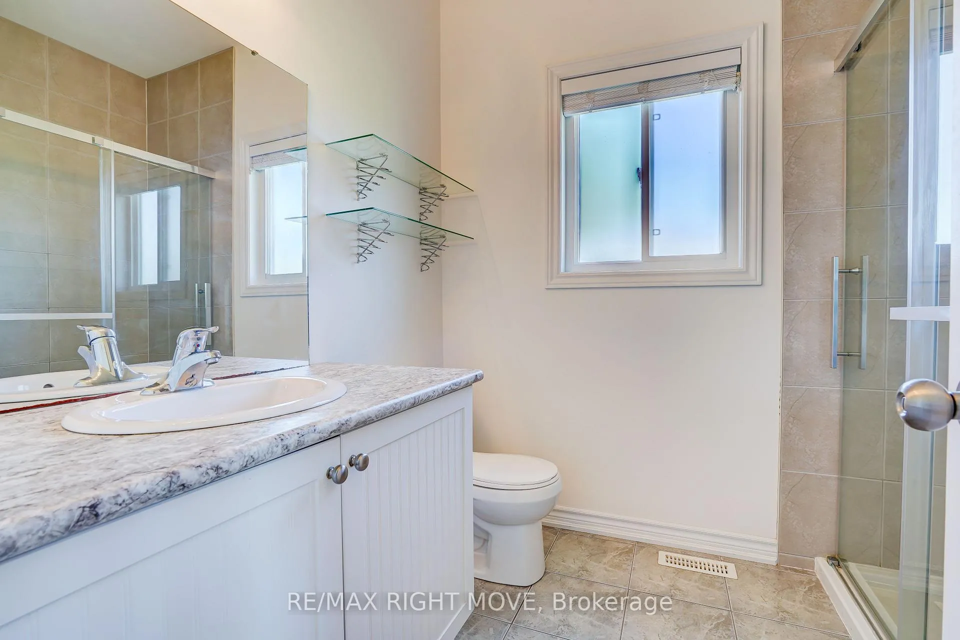 Photo 17 of 15 Keyzer Drive, Oro-Medonte, Warminster — HOMEH