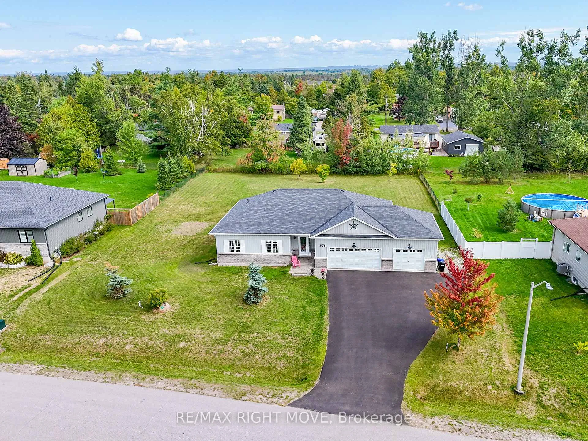 Photo 26 of 15 Keyzer Drive, Oro-Medonte, Warminster — HOMEH